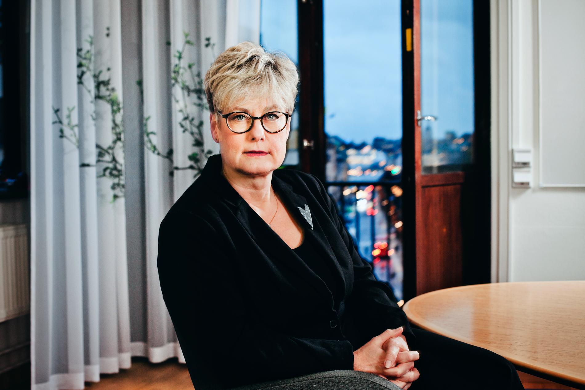 Hyresgästföreningens förbundsordförande Marie Linder tillträdde 2014. Hon har inte haft möjlighet att ställa upp på en intervju med Aftonbladet om miljonlöner och bonusresor.  