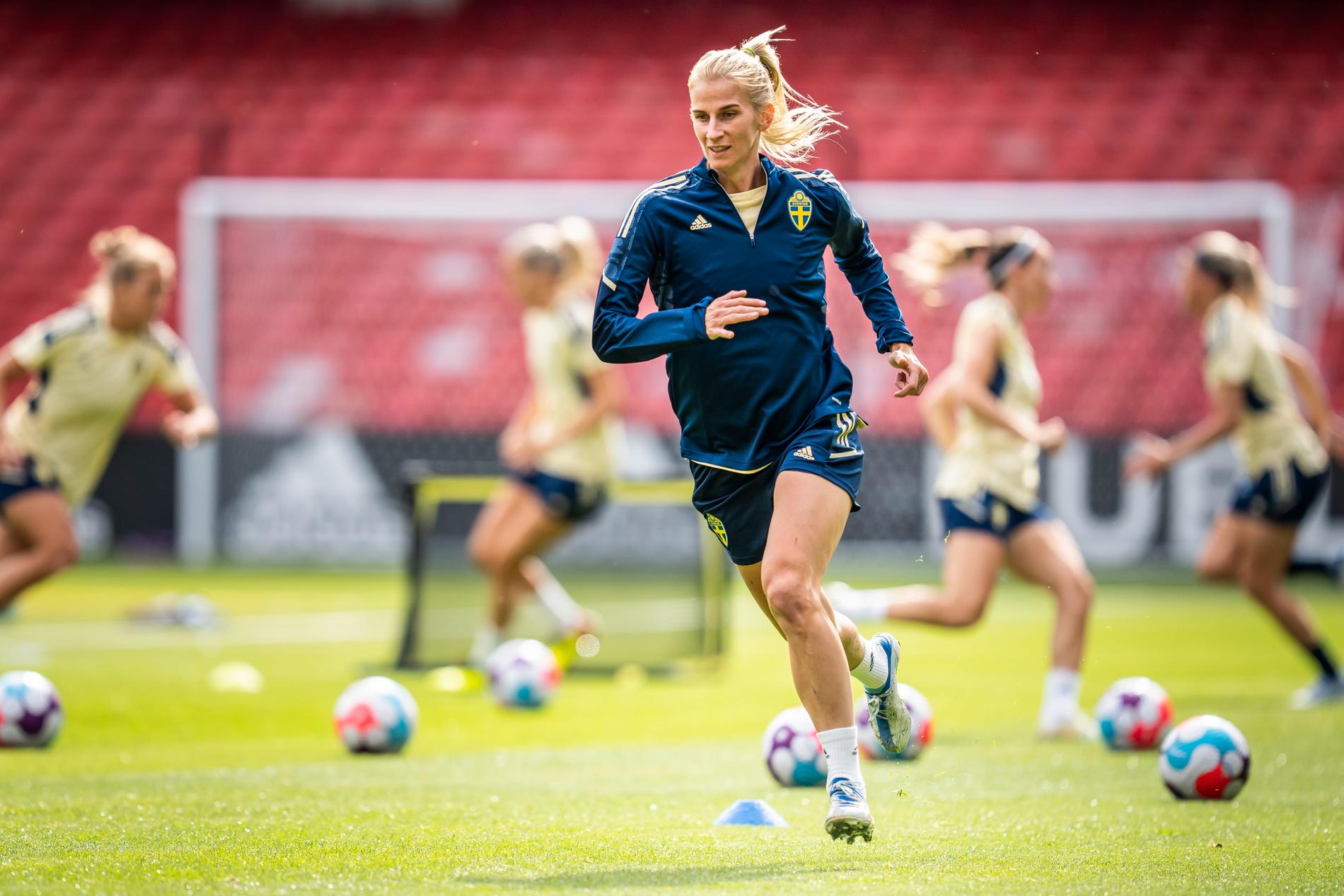 Sofia Jakobsson är osäker till spel mot Schweiz.