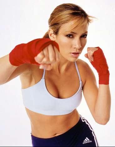 Jennifer Lopez har fått sin fantastiska kropp genom hård träning. Till sin hjälp har hon en personlig tränare - svenskättade Gunnar Peterson.