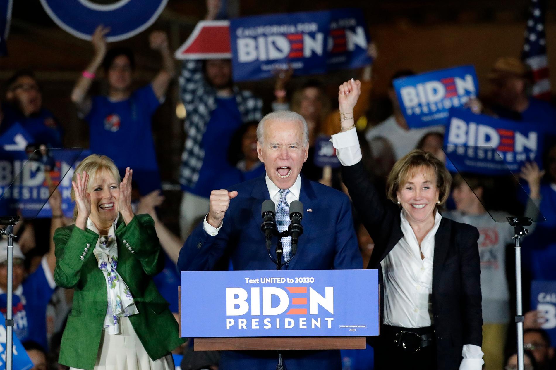 Joe Bidens chanser att ta hem det amerikanska presidentvalet ökar allt mer. Nu har även republikaner börjat kampanja mot Donald Trump. 