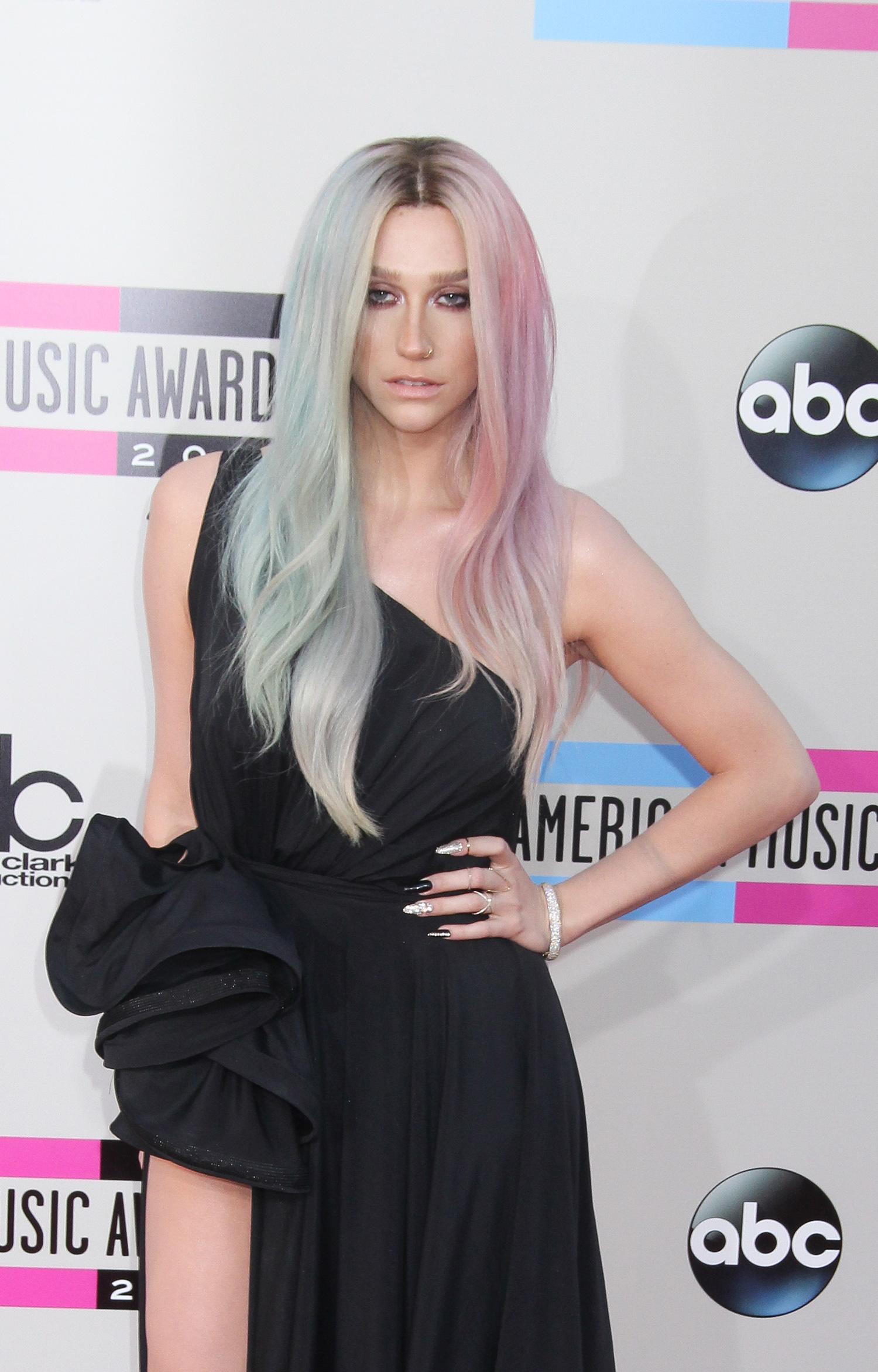 Kesha på American Music Awards i november 2013.