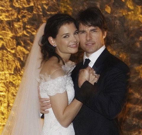 BRÖLLOPSBILDEN Katie och Tom strålar av kärlekslycka under bröllopet i november 2006.