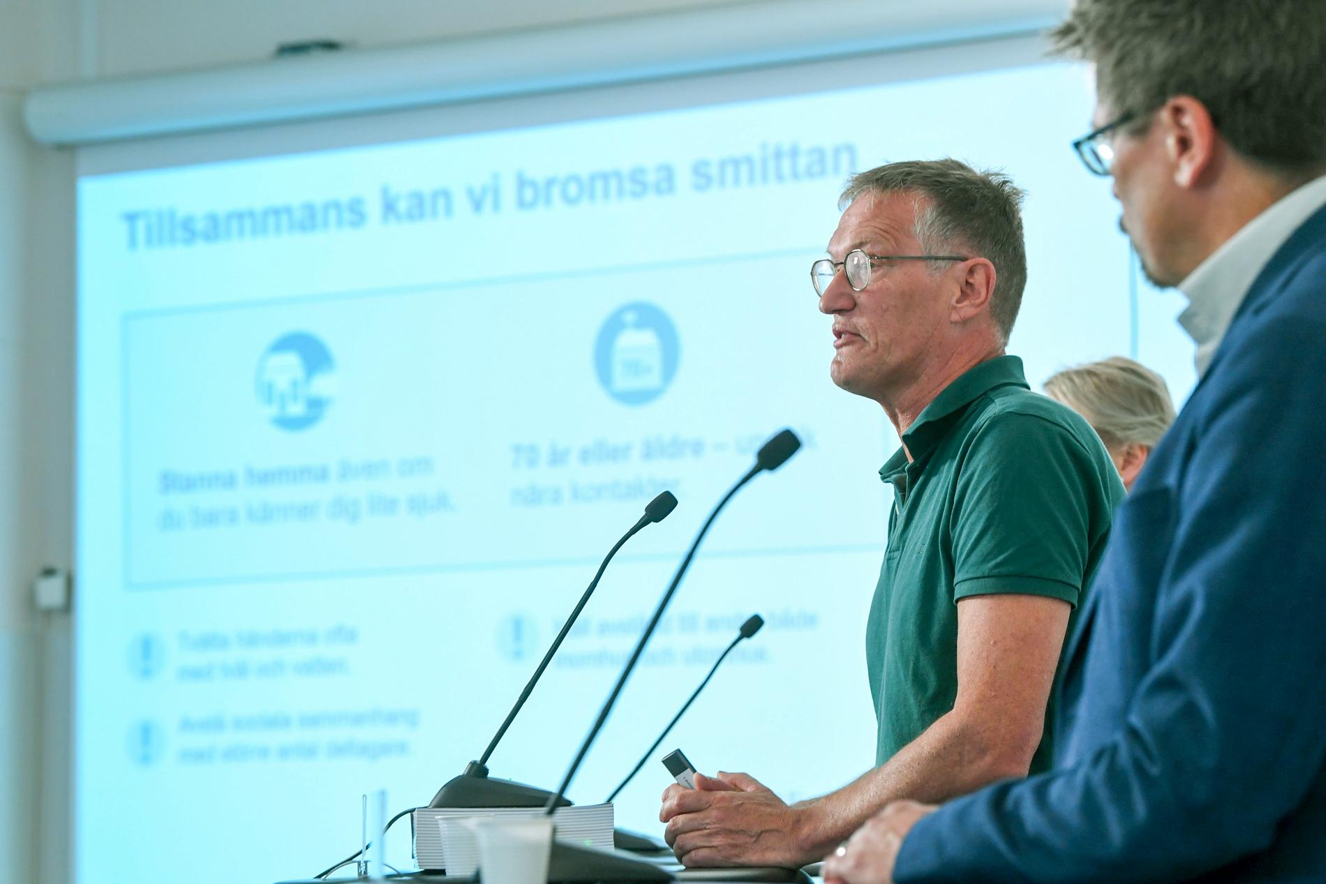 Statsepidemiolog Anders Tegnell och Svante Werger från MSB på pressträffen om coronapandemin.