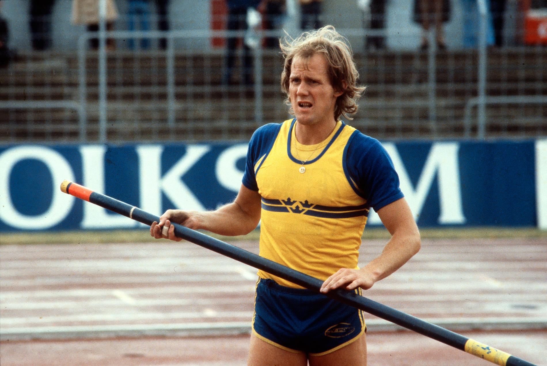 Stavhoppskarriären var lång och Kjell Isaksson vann bland annat tio SM-guld. Det svenska rekordet höll han från 1968 till 1983. EM-silver blev det både 1969 och 1971.
