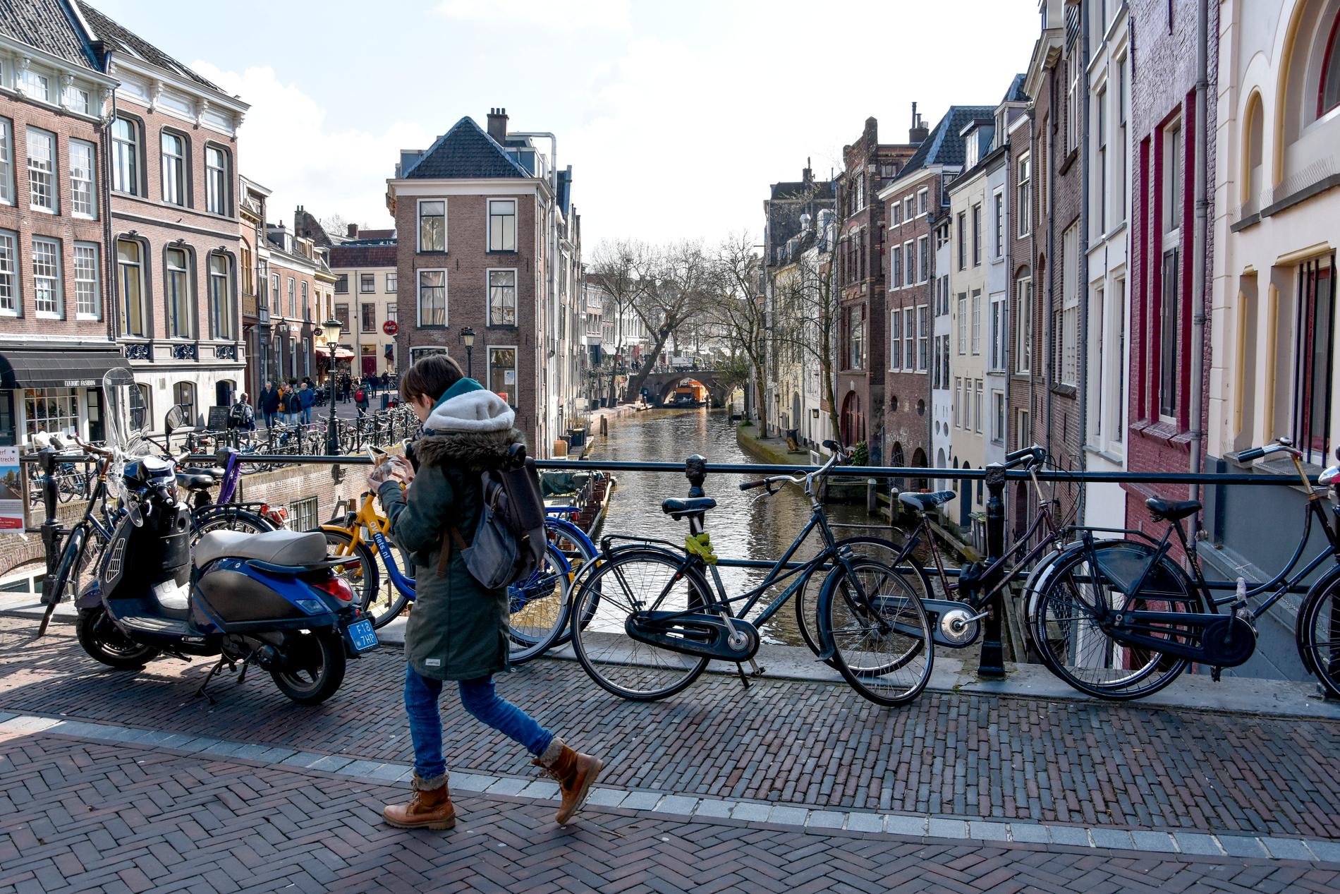 Utrecht är en elegant universitetsstad i Nederländerna, med typiska kanaler och småbutiker. Staden tillhör de rikaste områdena i hela Europa.