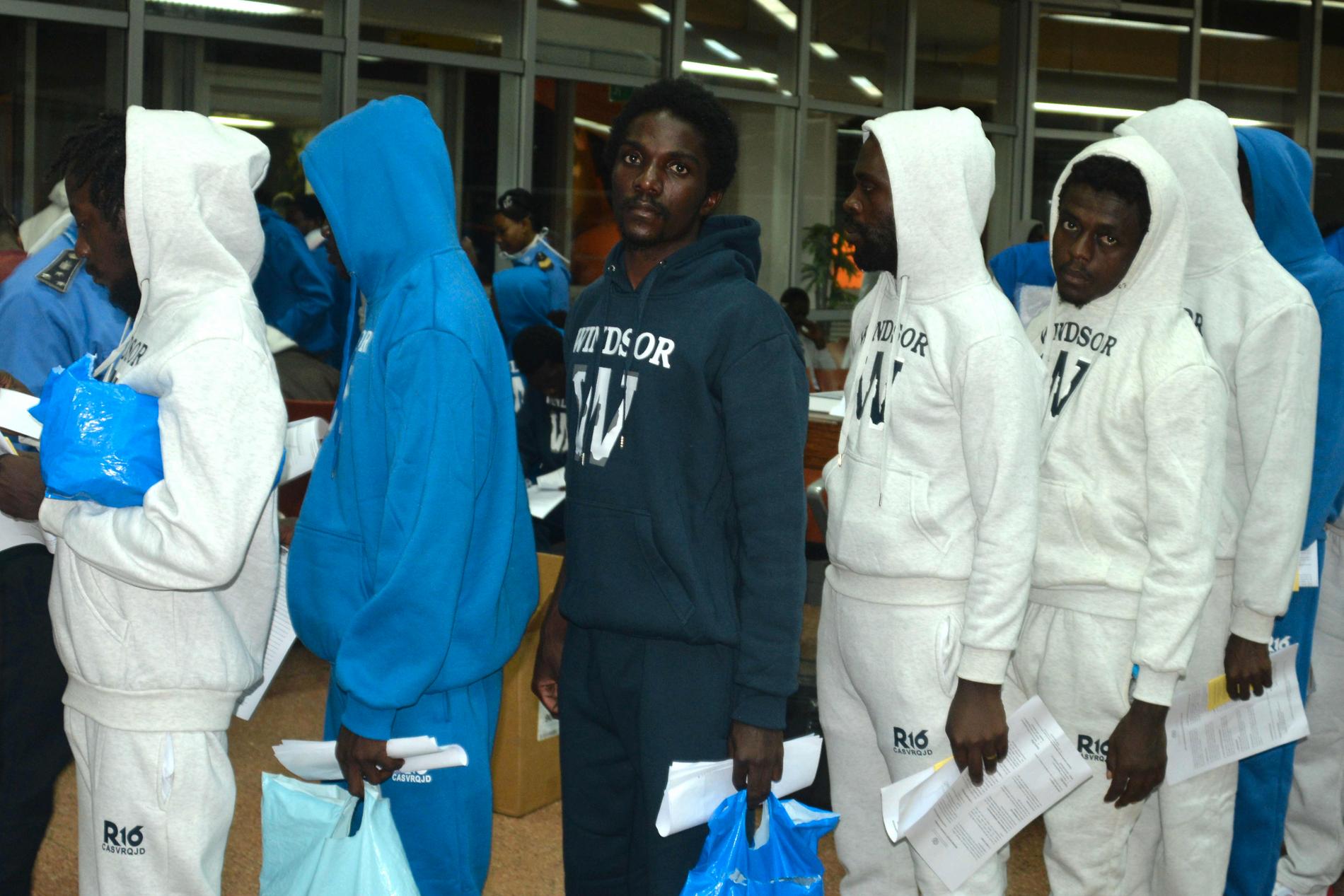 Män från Kamerun flögs tillbaka till sitt hemland från Libyen av IOM