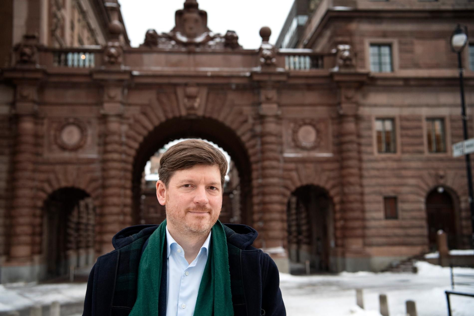 Centerpartiets arbetsmarknadspolitiska talesperson Martin Ådahl säger att partiet är beredda att ta ett extraval om lasfrågan. Arkivbild.