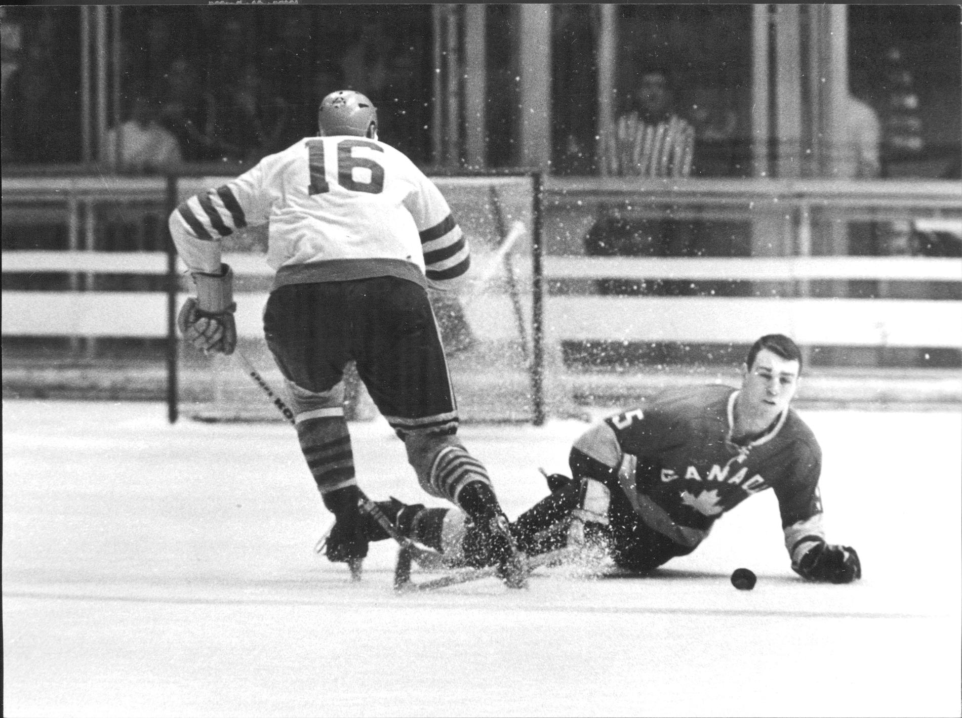 Brian Glennie (till höger) under OS 1968.