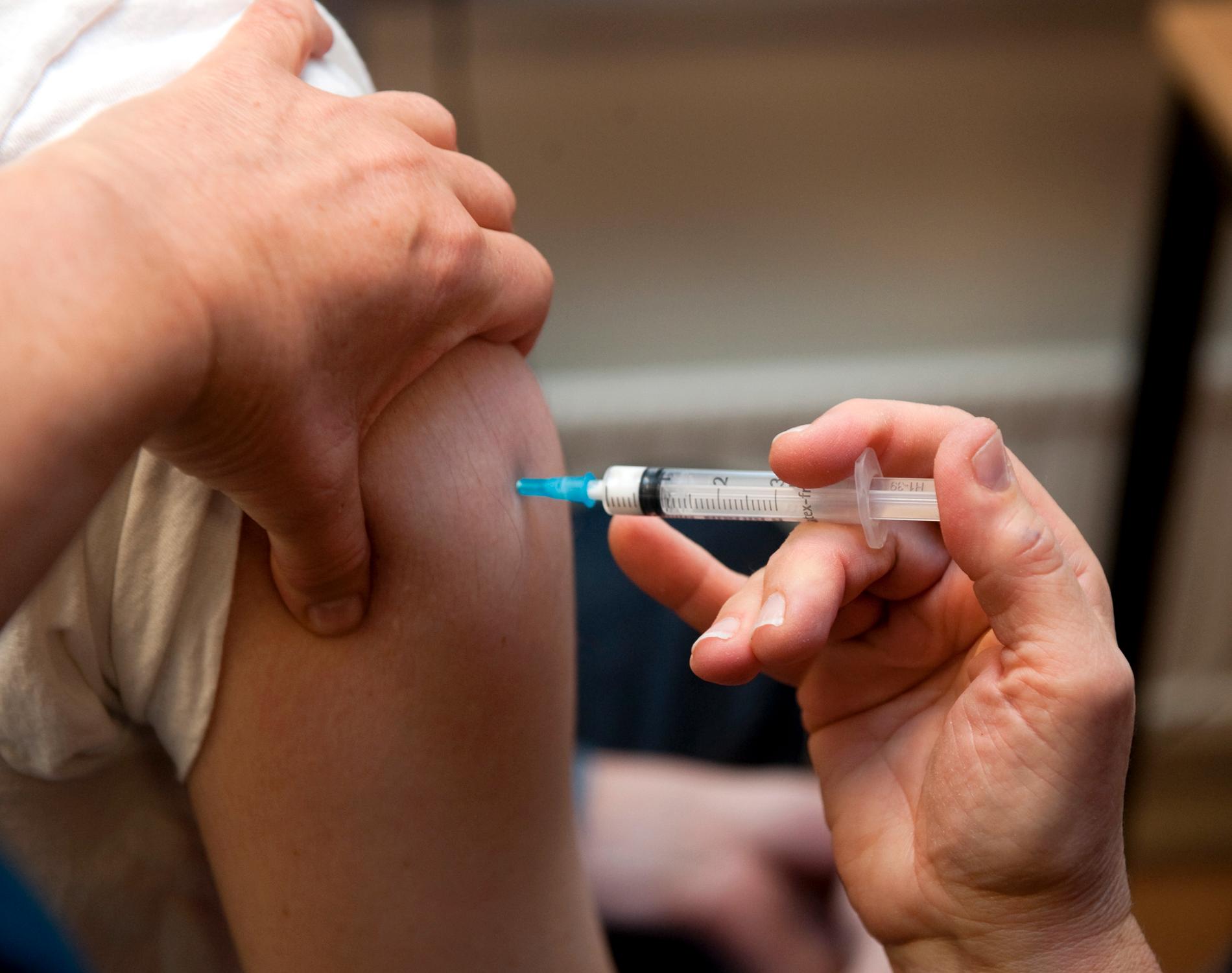 Barn och kvinnor i barnafödande ålder i östra Blekinge erbjuds vaccination mot kikhosta efter ett lokalt utbrott av den smittsamma sjukdomen. Arkivbild.