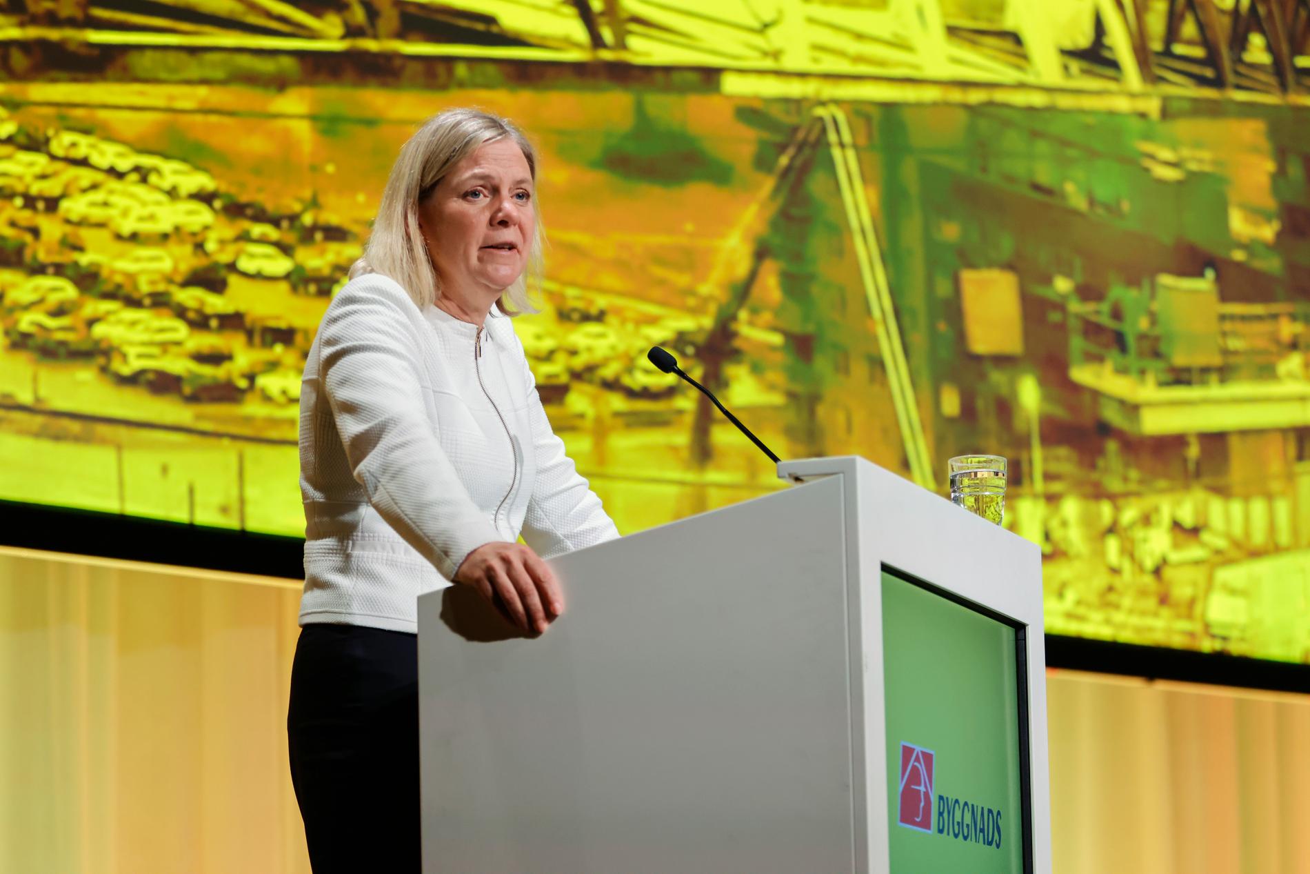 Statsminister Magdalena Andersson vid sitt på Byggnads kongress på fredagen.