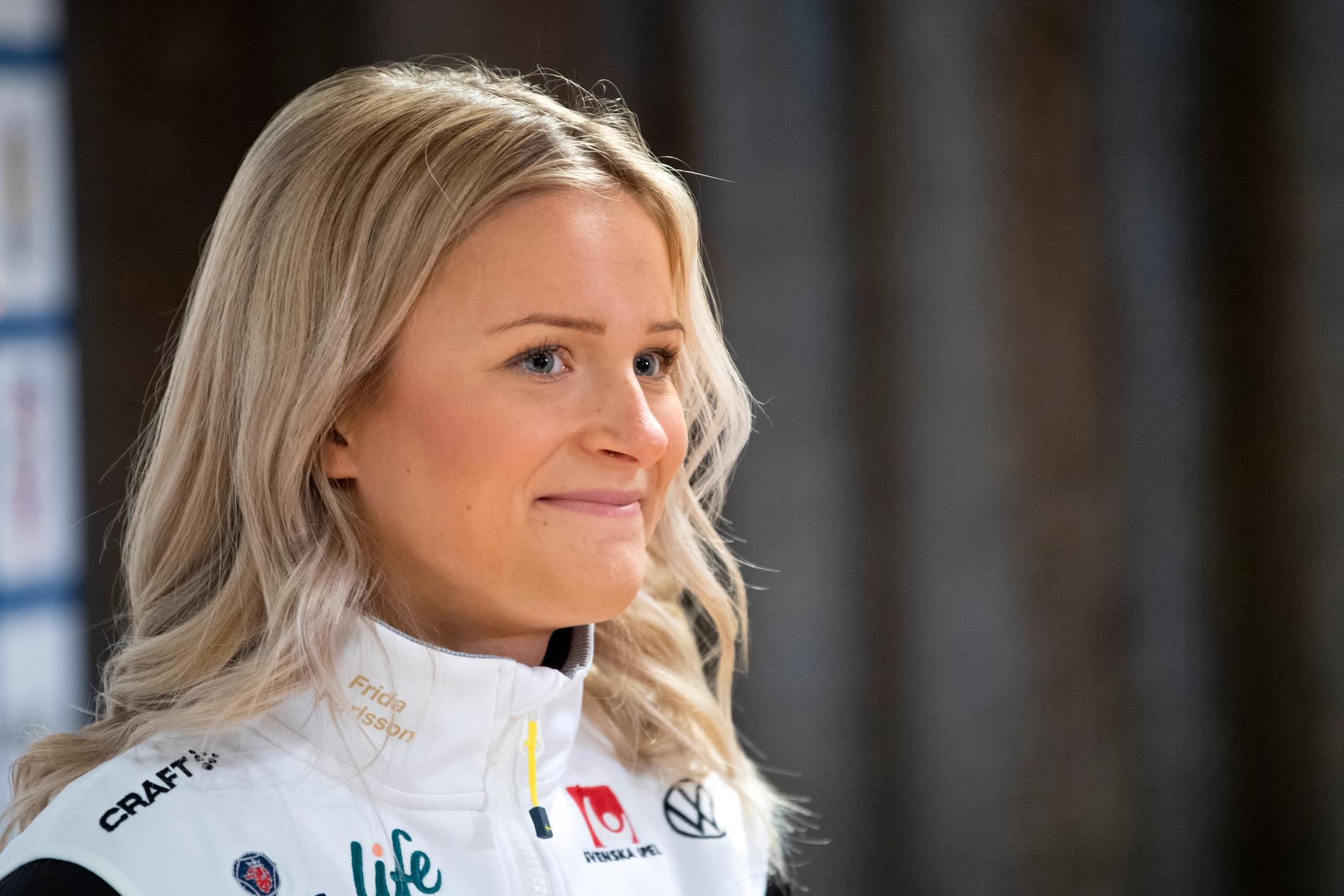 Frida Karlsson tävlar i den nationella gruppen i Svenska skidspelen.