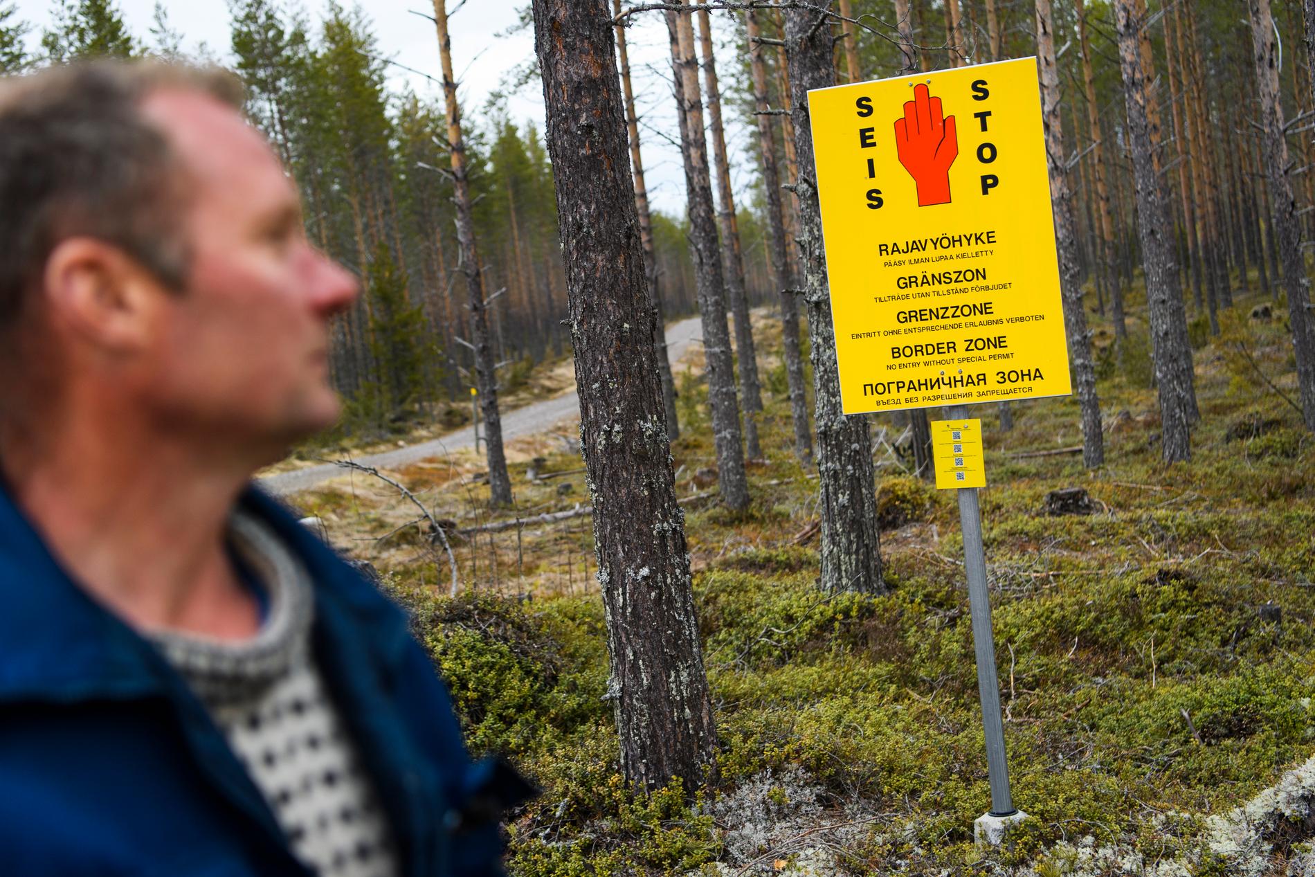 Gränszonen på finska sidan av finsk-ryska gränsen är 200 meter bred. ”De finska gränsbevakarna kör förbi här ibland”, säger Erkki Kinnunen.