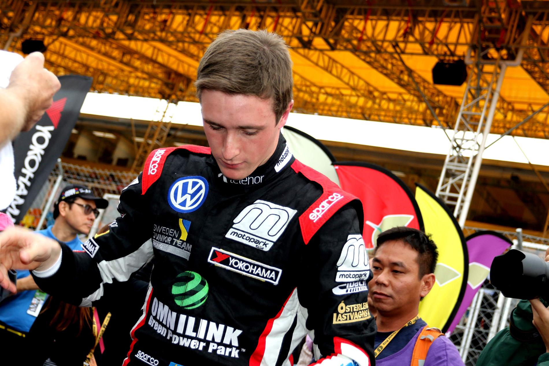 Joel Eriksson bröt Macau Grand Prix