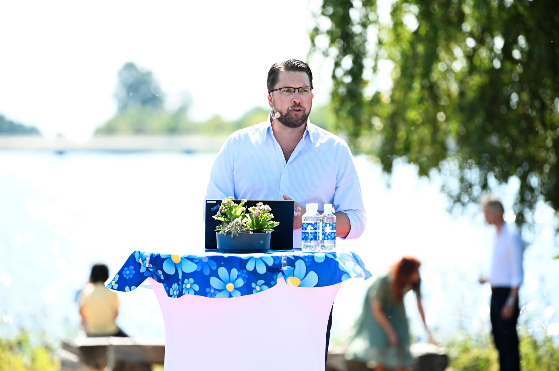 Sverigedemokraternas partiledare Jimmie Åkesson höll sommartal i Sölvesborg.