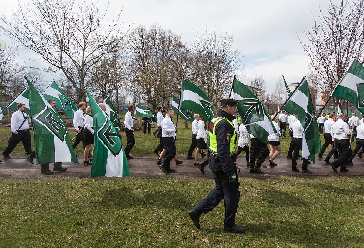 Nordiska motståndsrörelsen marscherar i Borlänge på första maj i fjol.