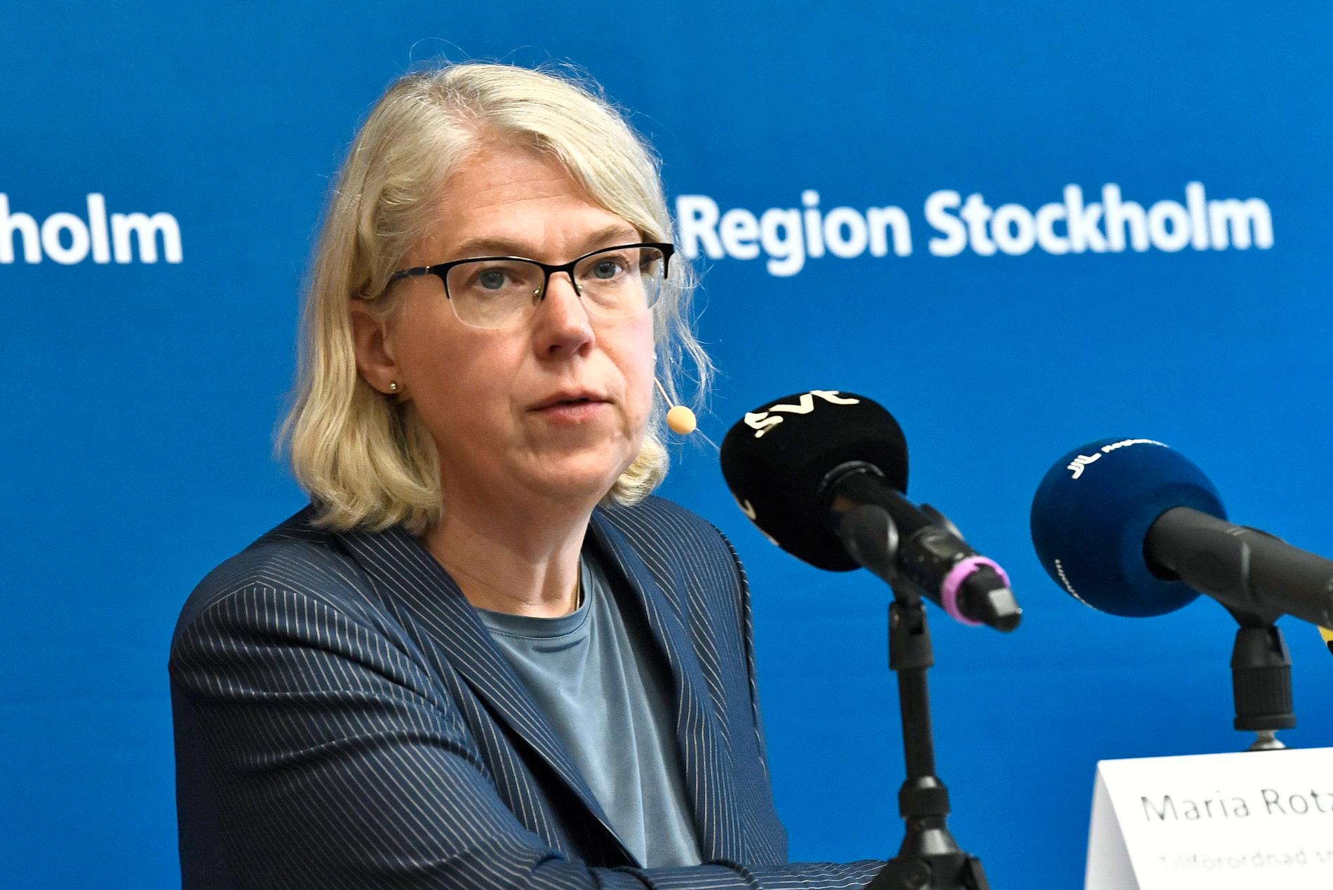 Maria Rotzén Östlund, tf smittskyddsläkare i Stockholm, vill inte uttala sig om eventuella restriktioner i Stockholm. 
