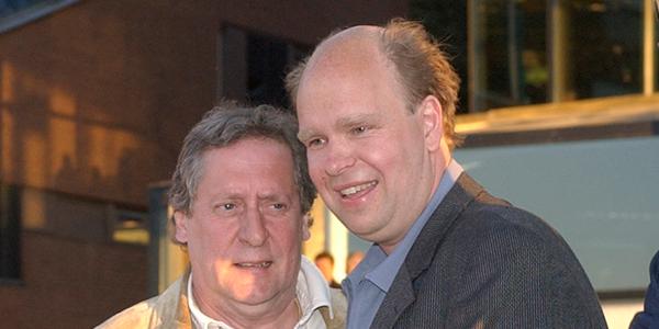 Lasse Brandeby och Lasse Kronér var oskiljaktiga ända fram till 2011 då Brandeby gick bort i sviterna av prostatacancer. Båda medverkade i V75-premiären ”Vinnare” i TV4. 