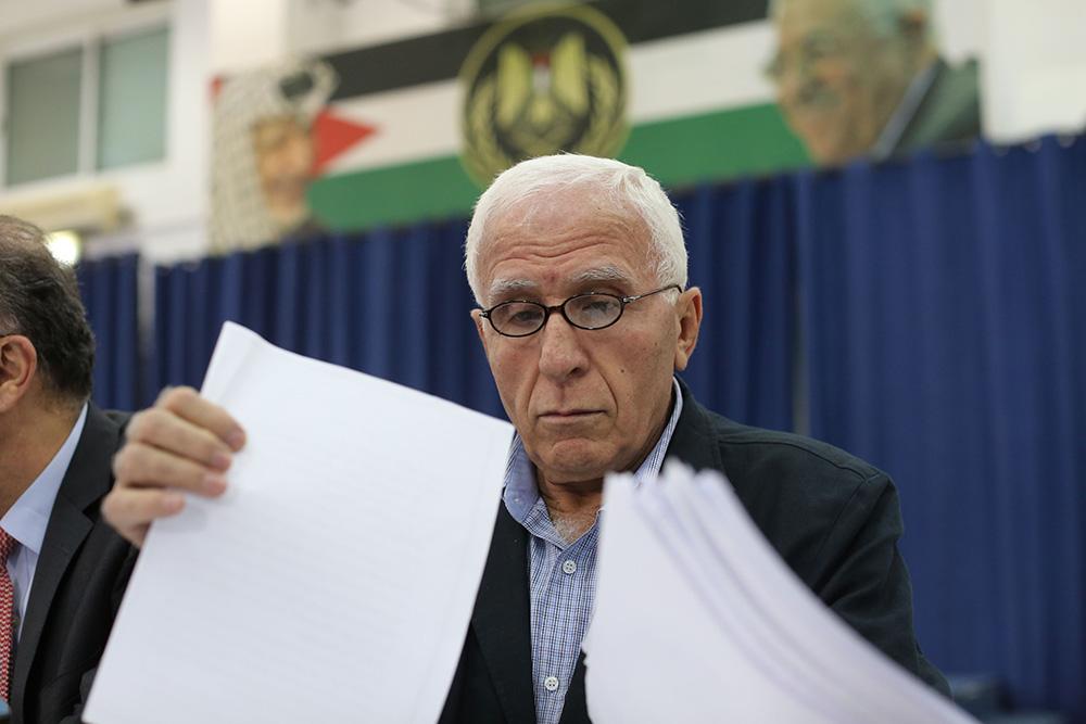 Azzam al-Ahmad, som leder den palestinska delegationen, har sagt att han är optimistisk inför dagens samtal.