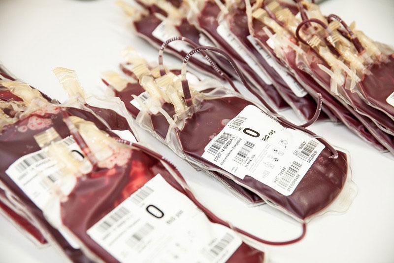 Efter en tuff period av influensa är det brist på blod på flera blodlager i Sverige.