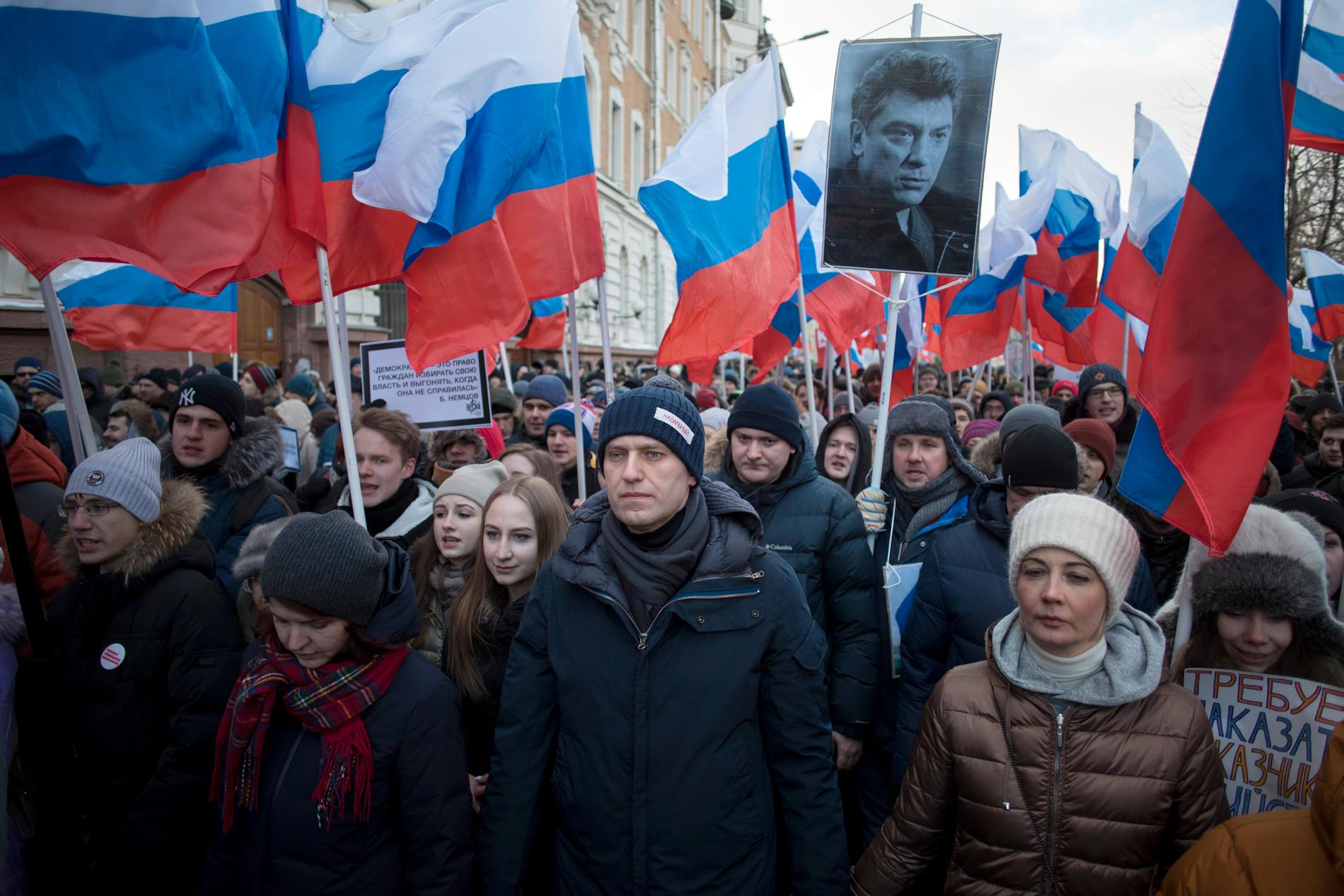 Den ryska oppositionsaktivisten Aleksej Navalnyj var en av tusentals deltagare i söndagens minnesmarsch i Moskva där oppositionspolitikern Boris Nemtsov, som mördades för tre år sedan, hyllades.