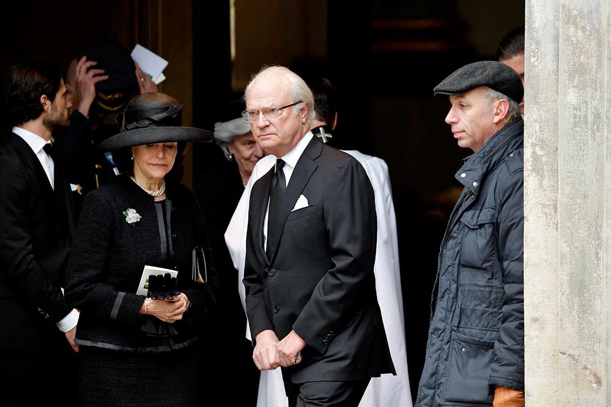 Kungen och drottning Silvia vid Noppe Lewenhaupts begravning.