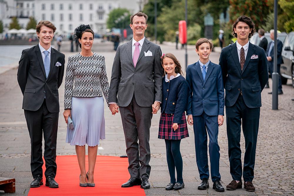 Prins Joachim och prinsessan Marie med barnen Felix, Athena, Henrik och Nikolai. 