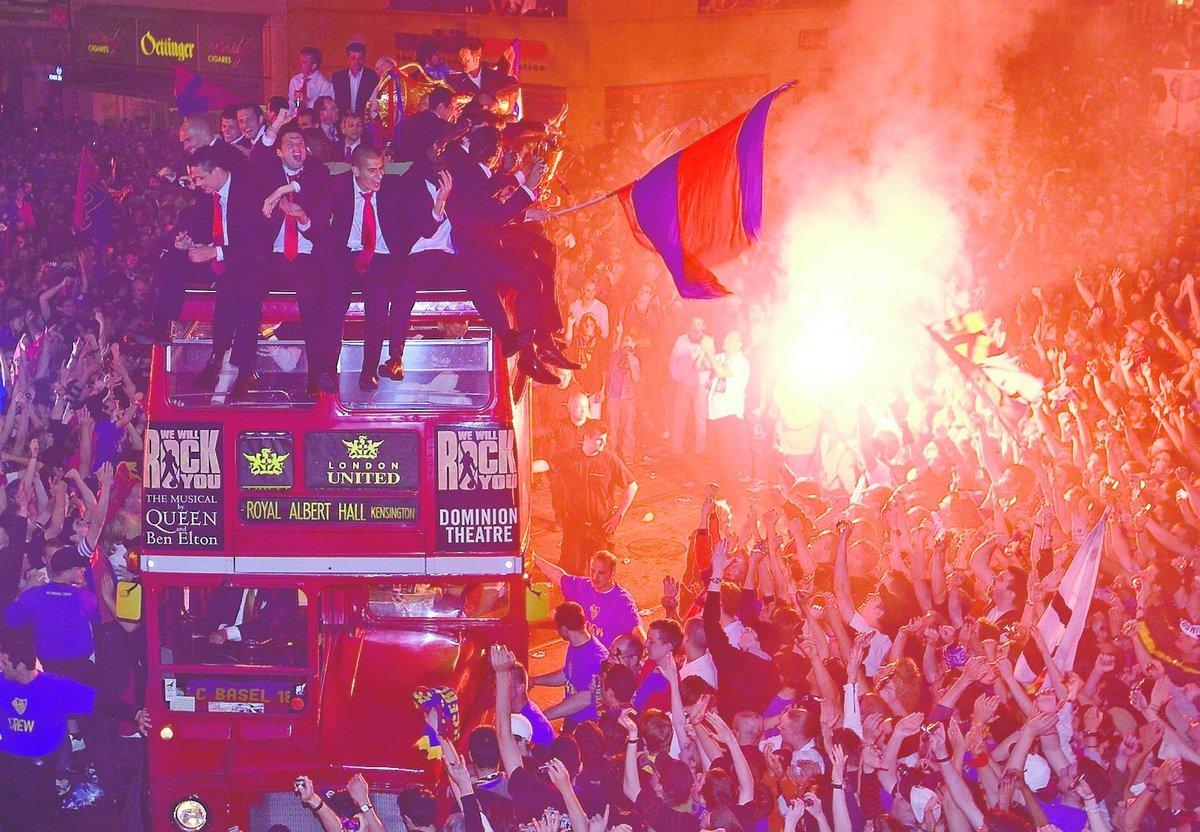 HETT MOTTAGANDE FC Basels fans firar laget efter ligasegern i våras.