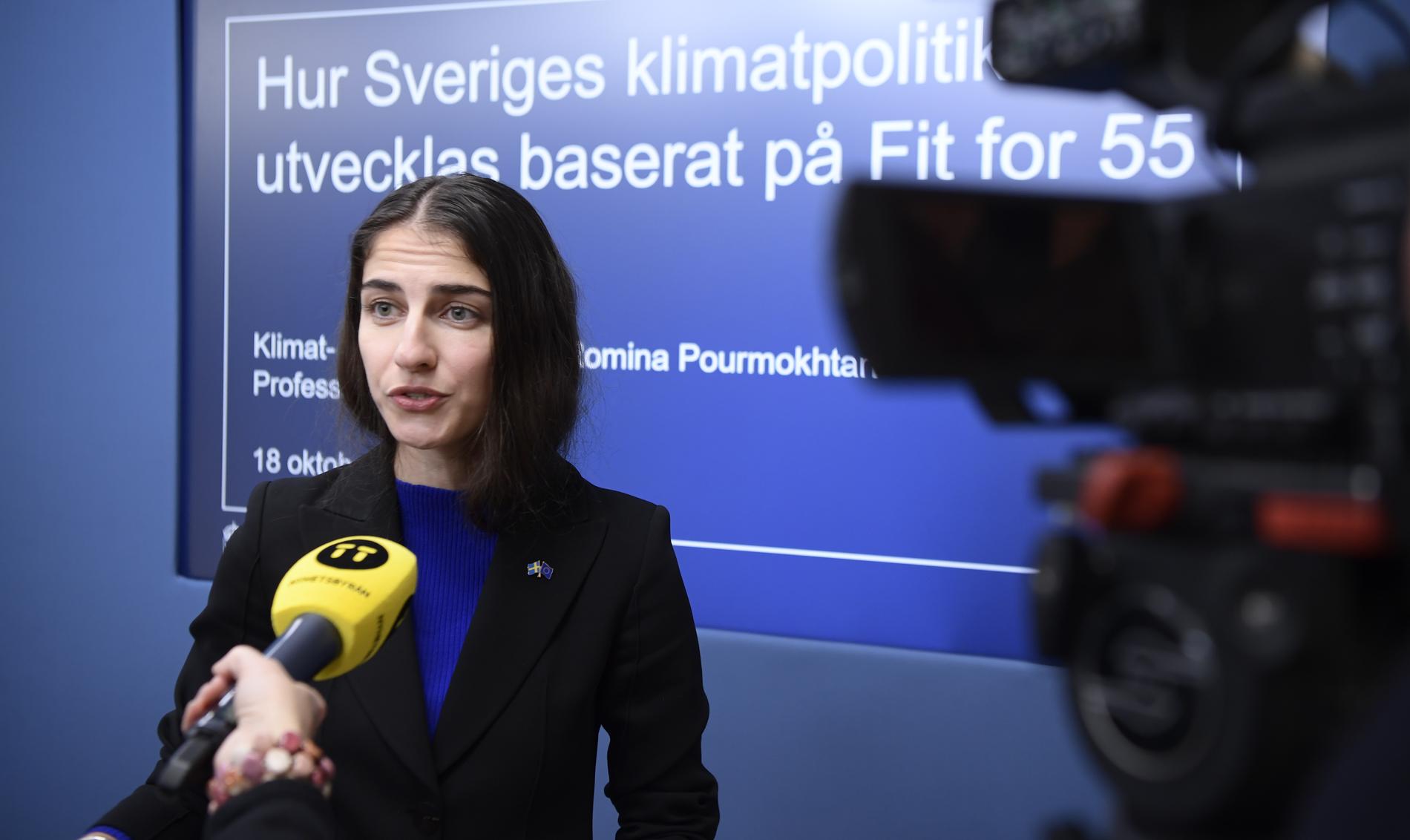 Sveriges klimat- och miljöminister, politikern Romina Pourmokhtari.