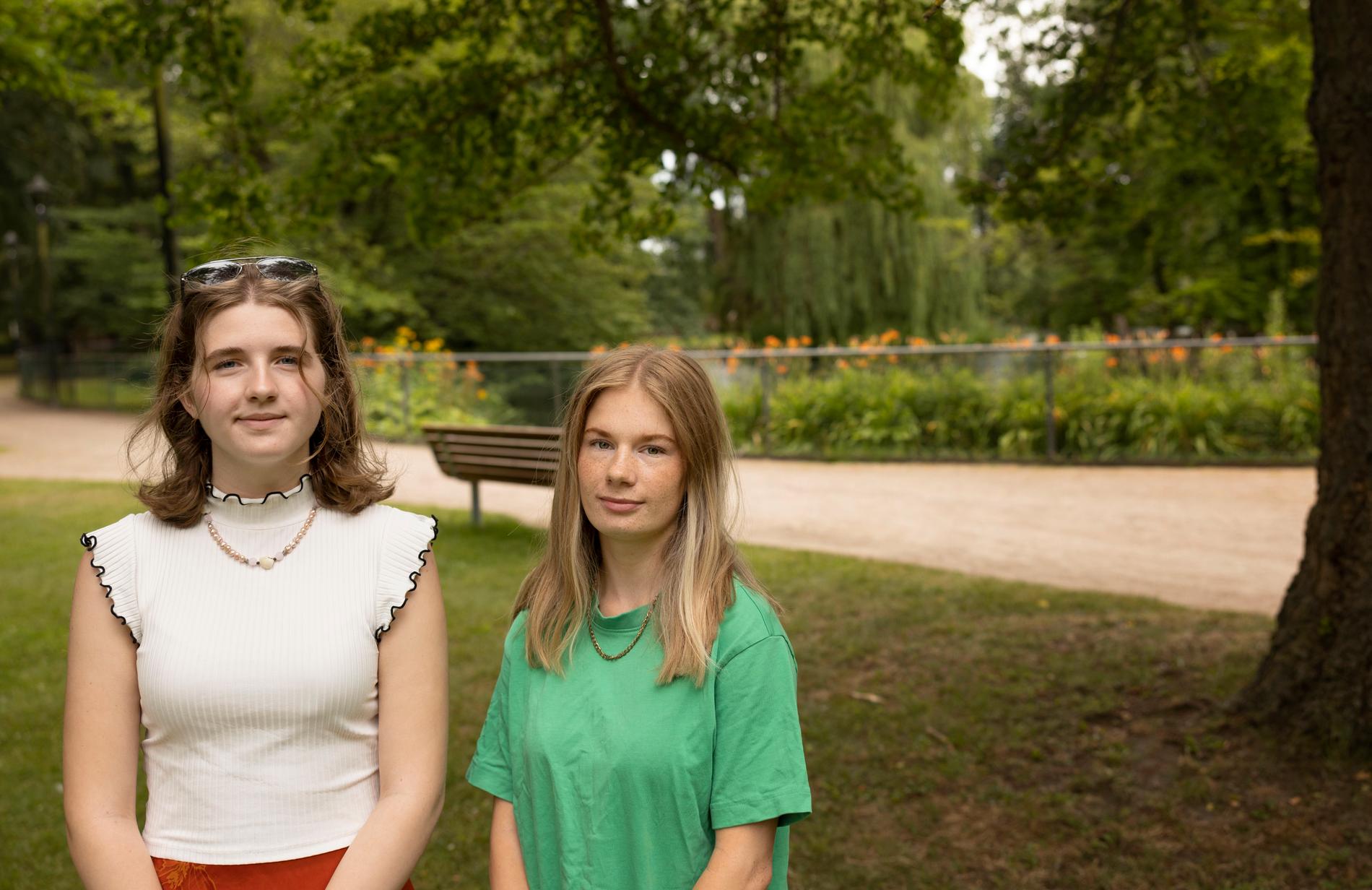 Sandra Svensson, 16 år och hennes kompis Juni Rundcrantz, 17 år, hamnade mitt i masskjutningen på köpcentret Fields, utanför Köpenhamn. De tappade bort  varandra i tumultet under skjutningen. 