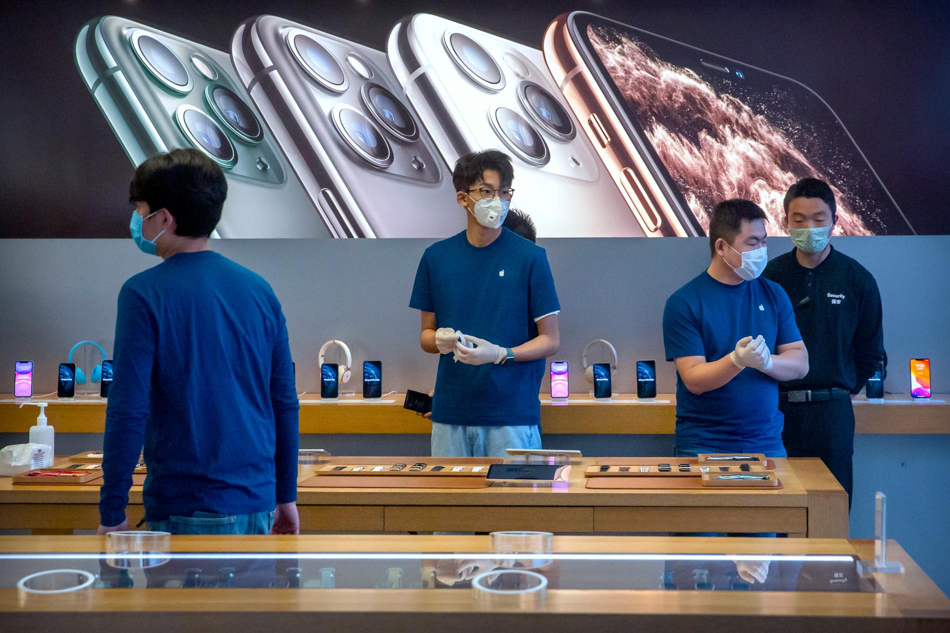 Apple begränsar antalet Iphone som kunder får köpa till max två stycken. Arkivbild.