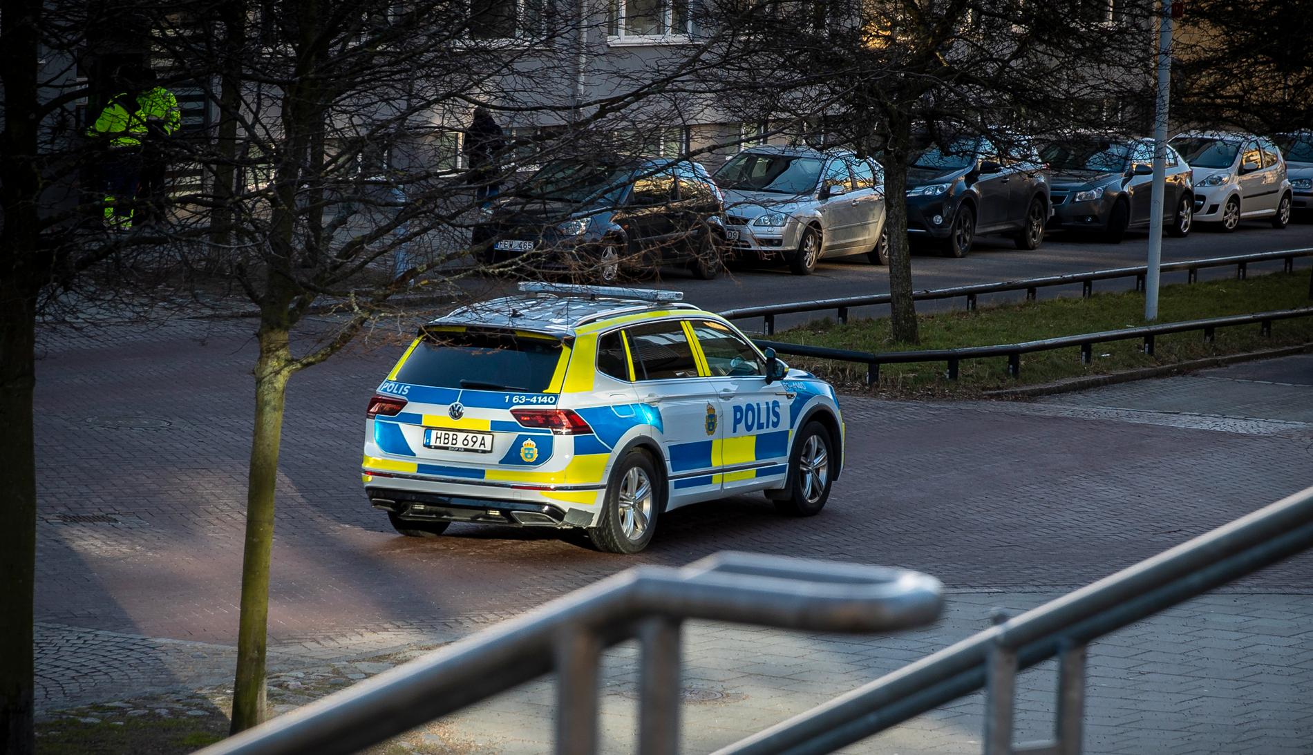 Polis på plats efter ett av alla de våldsdåd som skakat Helsingborg de senaste veckorna. 