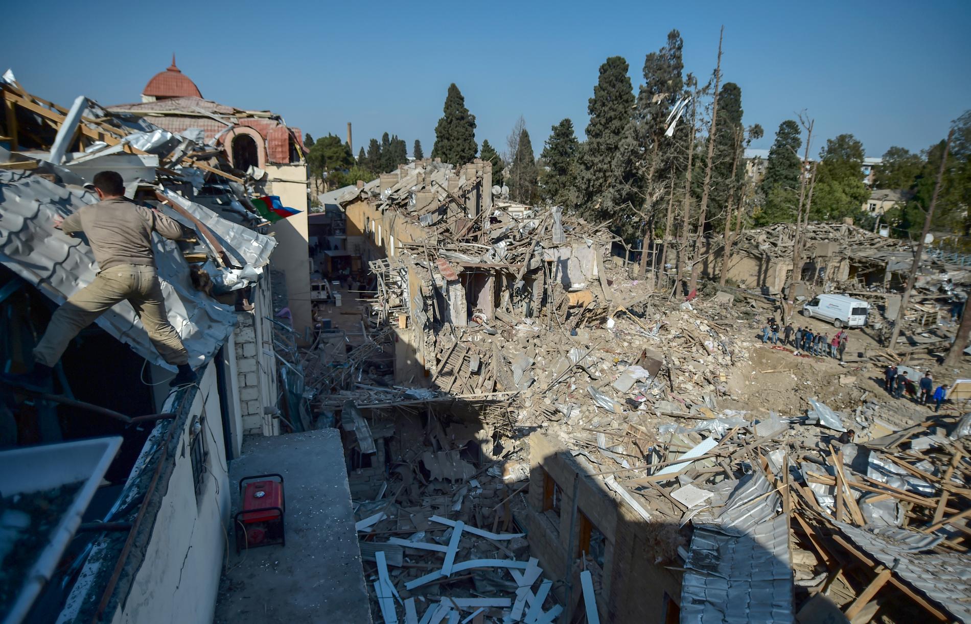 Förstörda bostadshus efter förra helgens attacker mot Gjandzja.