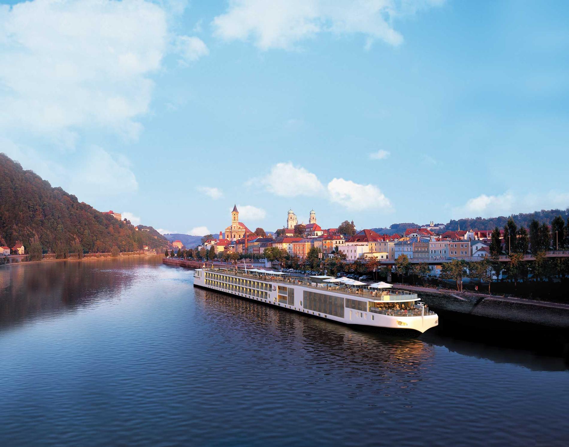 Viking River Cruises är ett amerikanskt rederi som storsatsar på nya flodkryssare – hela 13 nybyggda fartyg sjösätts 2012-13.