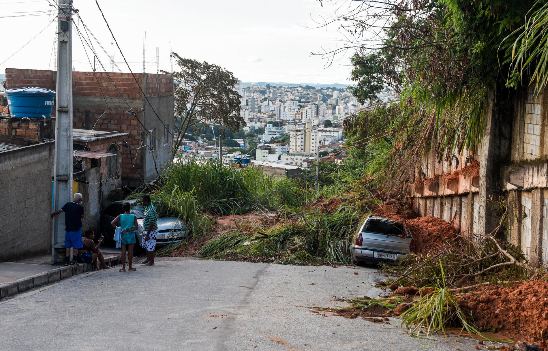 Ler- och jordskred orsakade förödelse i den brasilianska storstaden Belo Horizonte.