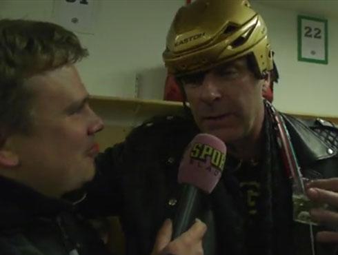 Sjöberg intervjuas av Sportbladet efter guldet.