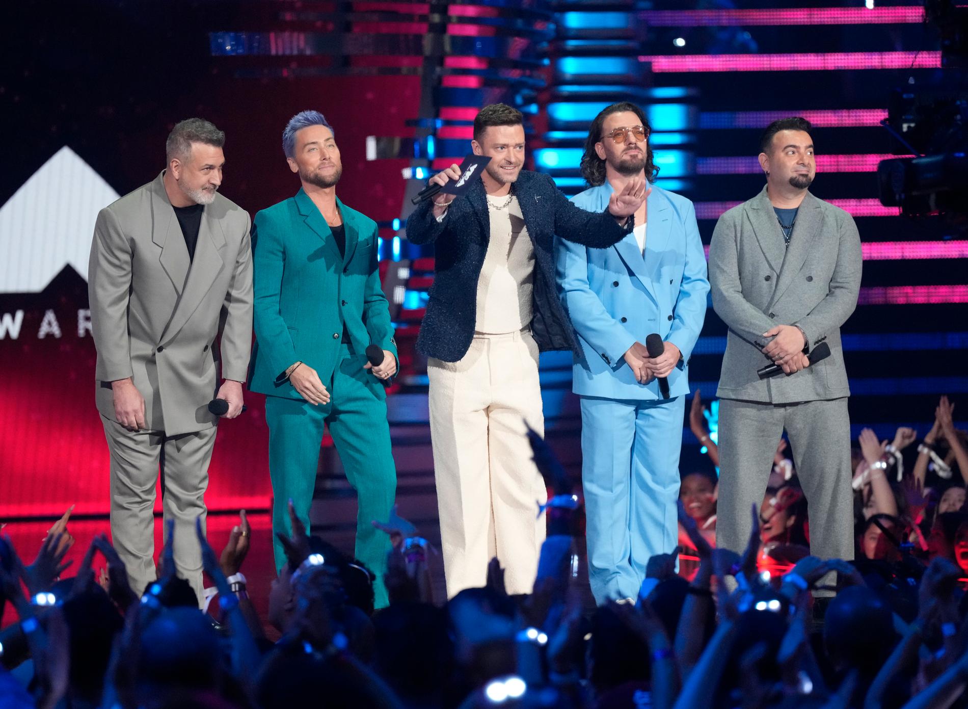 Joey Fatone, Lance Bass, Justin Timberlake, JC Chasez och Chris Kirkpatrick återförenades på VMA-galan.