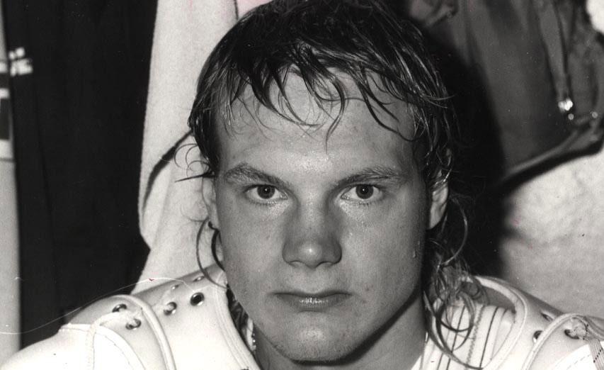 Arto Blomsten pustar ut efter en elitseriemach med Djurgården säsongen 1986-1987.