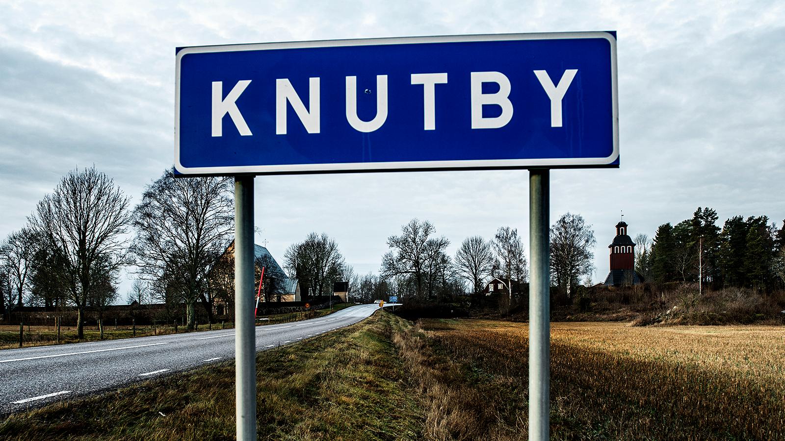 Knutby i Uppsala län hamnade i fokus 2004.