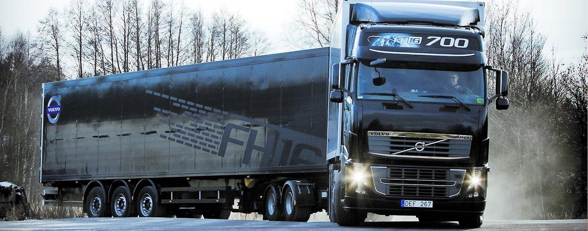 Rekordstarka lastbilen är 16 meter lång och kan transportera mellan 80 och 120 ton.