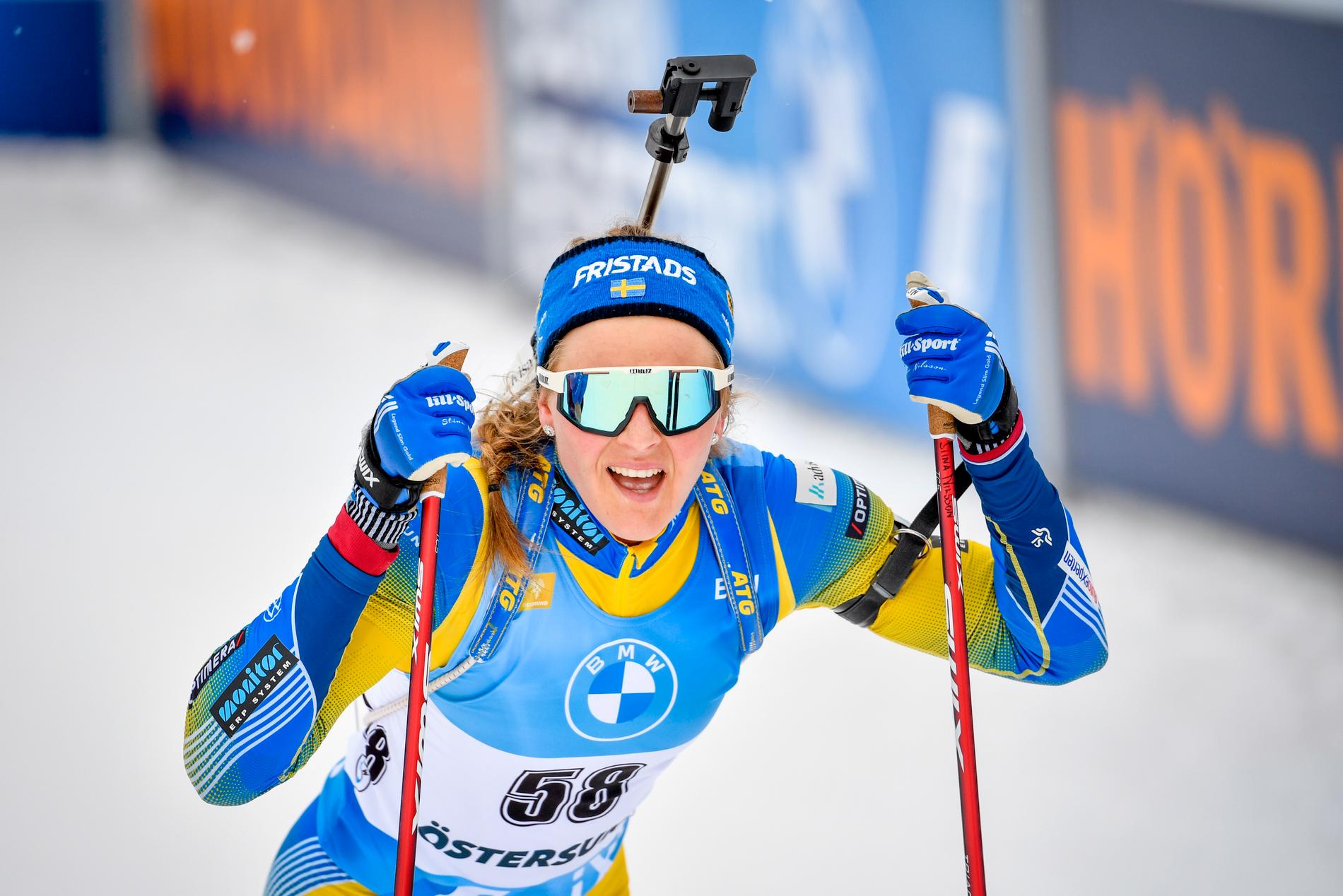 Stina Nilsson slutade 26:a i sin världscupdebut i skidskytte och är klar för lördagens jaktstart.