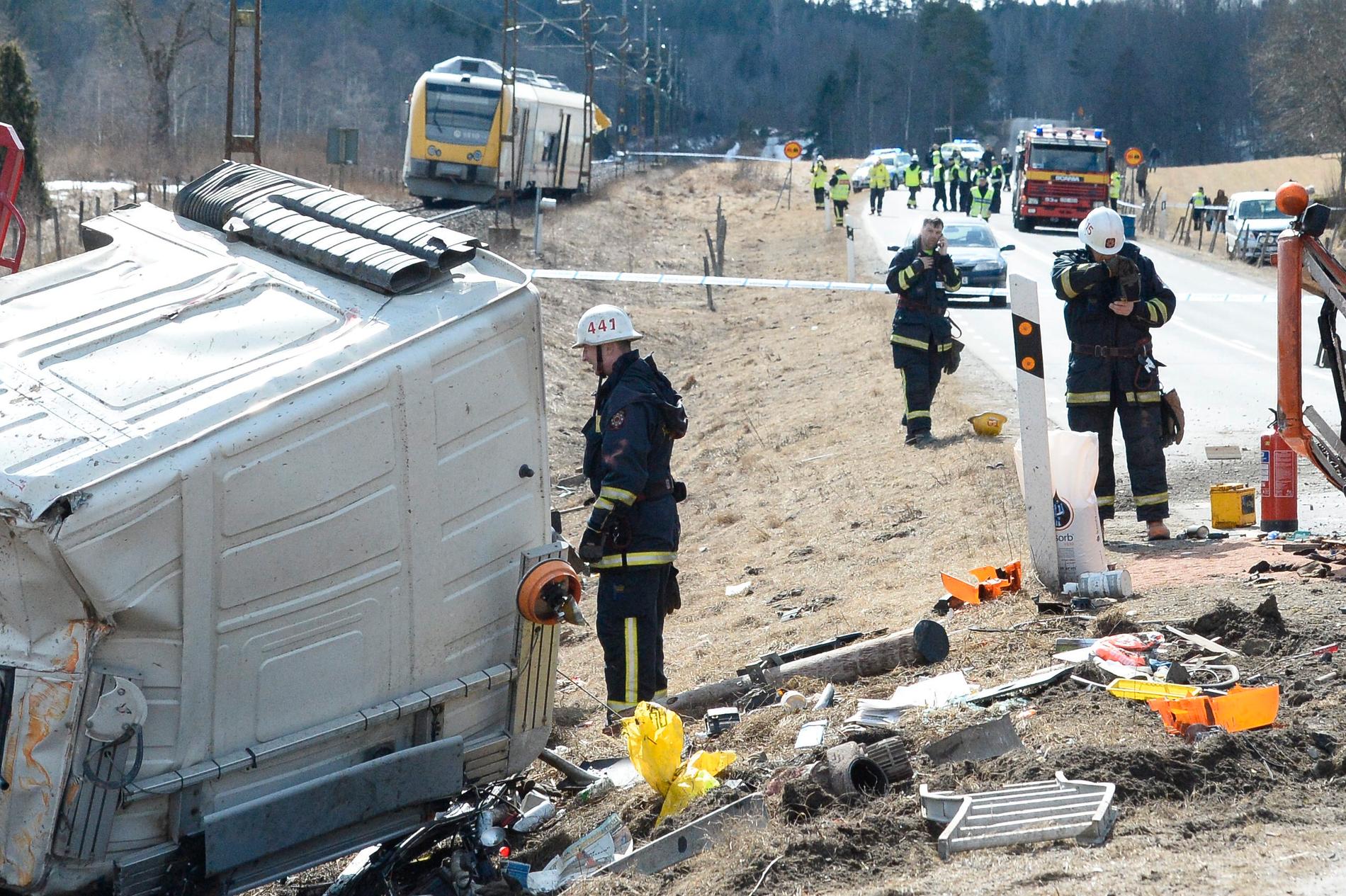 Lastbilschauffören omkom och flera av tågpassagerarna behövde sjukhusvård efter olyckan, som inträffade i april 2013. Arkivbild.
