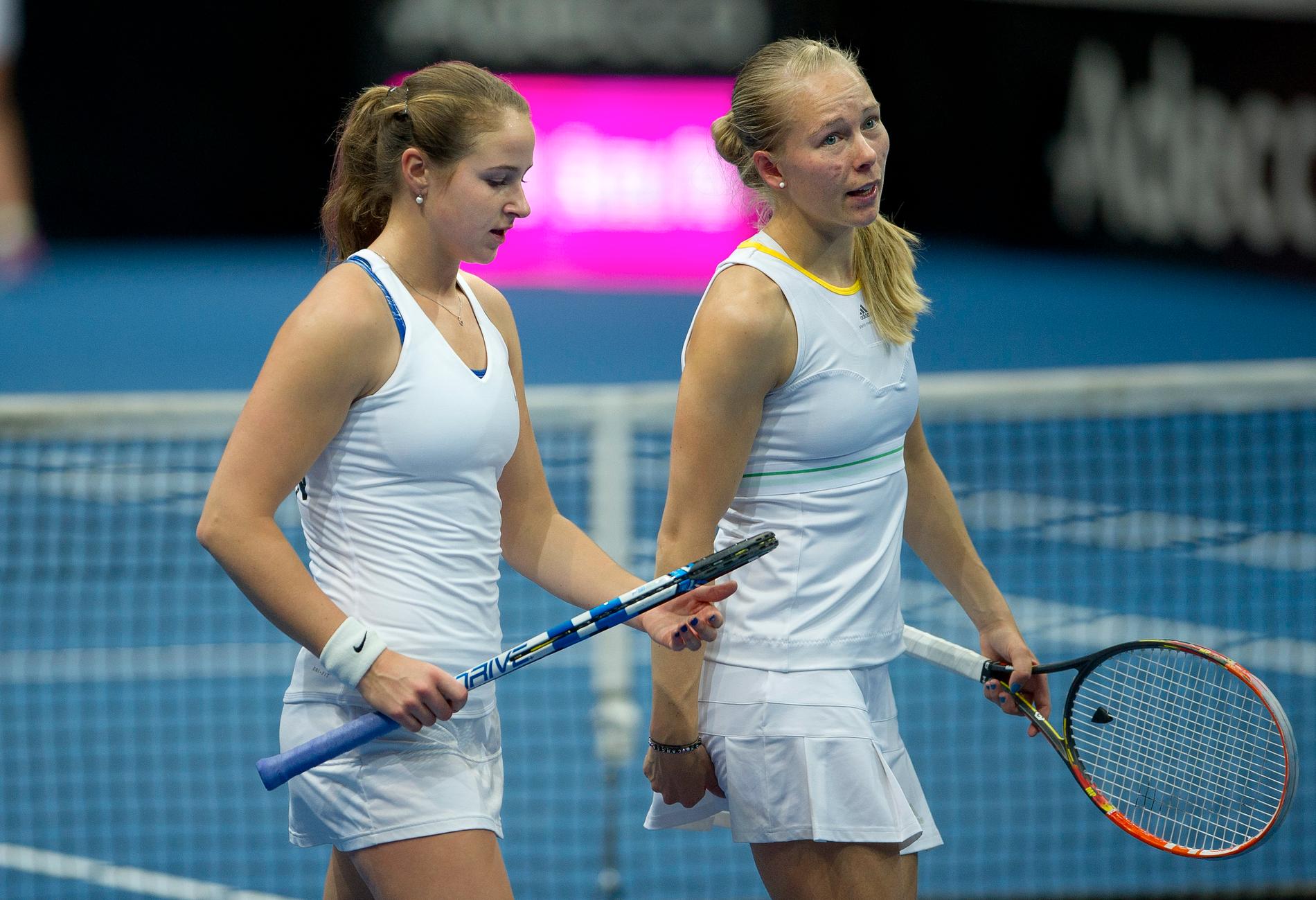 Sveriges två bäst rankade spelare, Rebecca Peterson och Johanna Larsson, är ankare i Fed Cup-laget. Arkivbild.