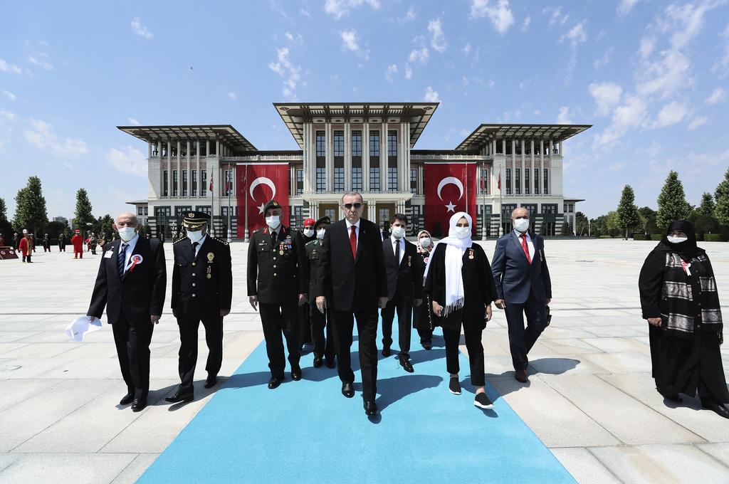 Turkiets president Recep Tayyip Erdogan utanför presidentpalatset i Ankara, Turkiet 2020.