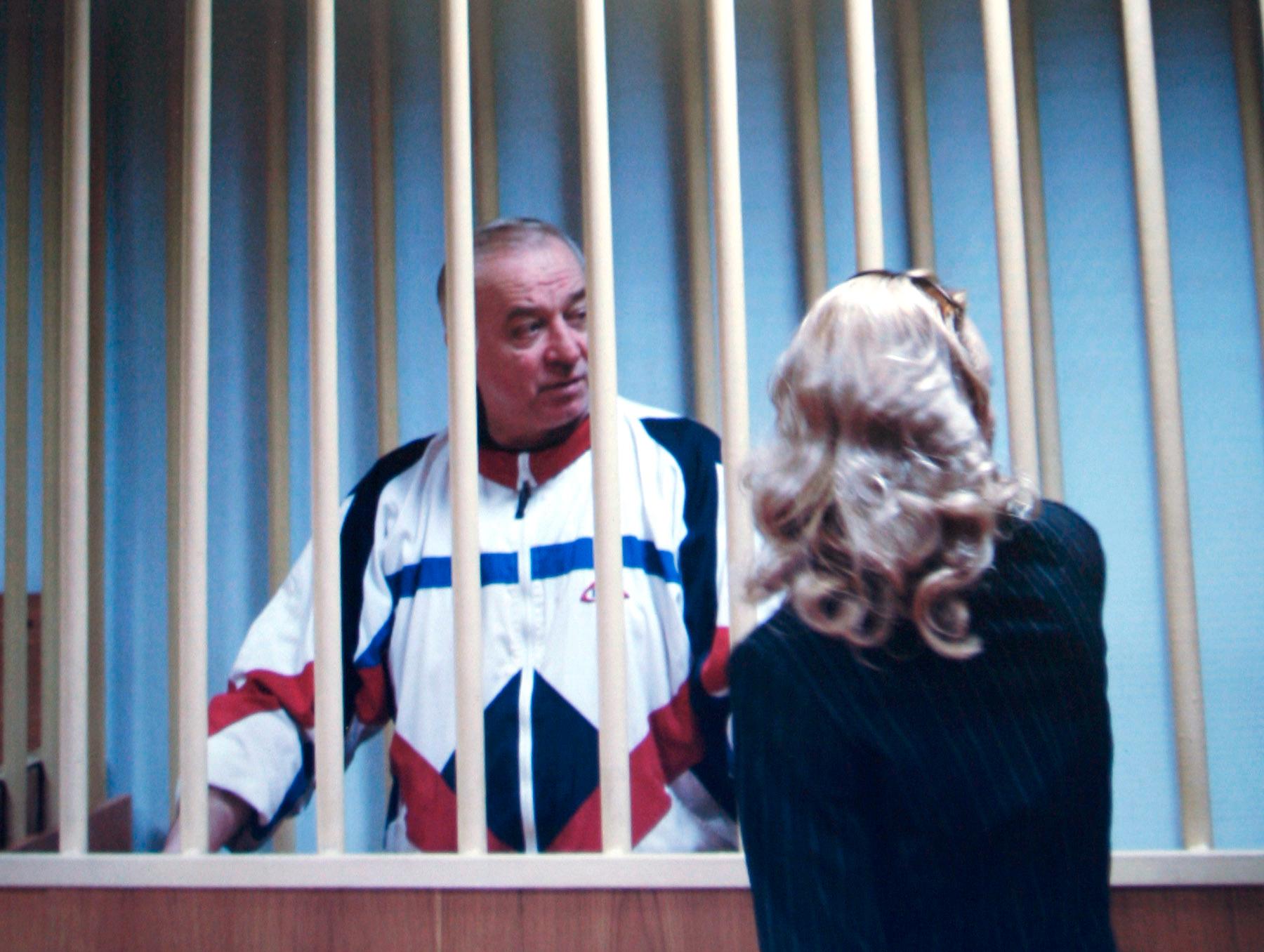 Sergei Skripal bakom galler 2006.