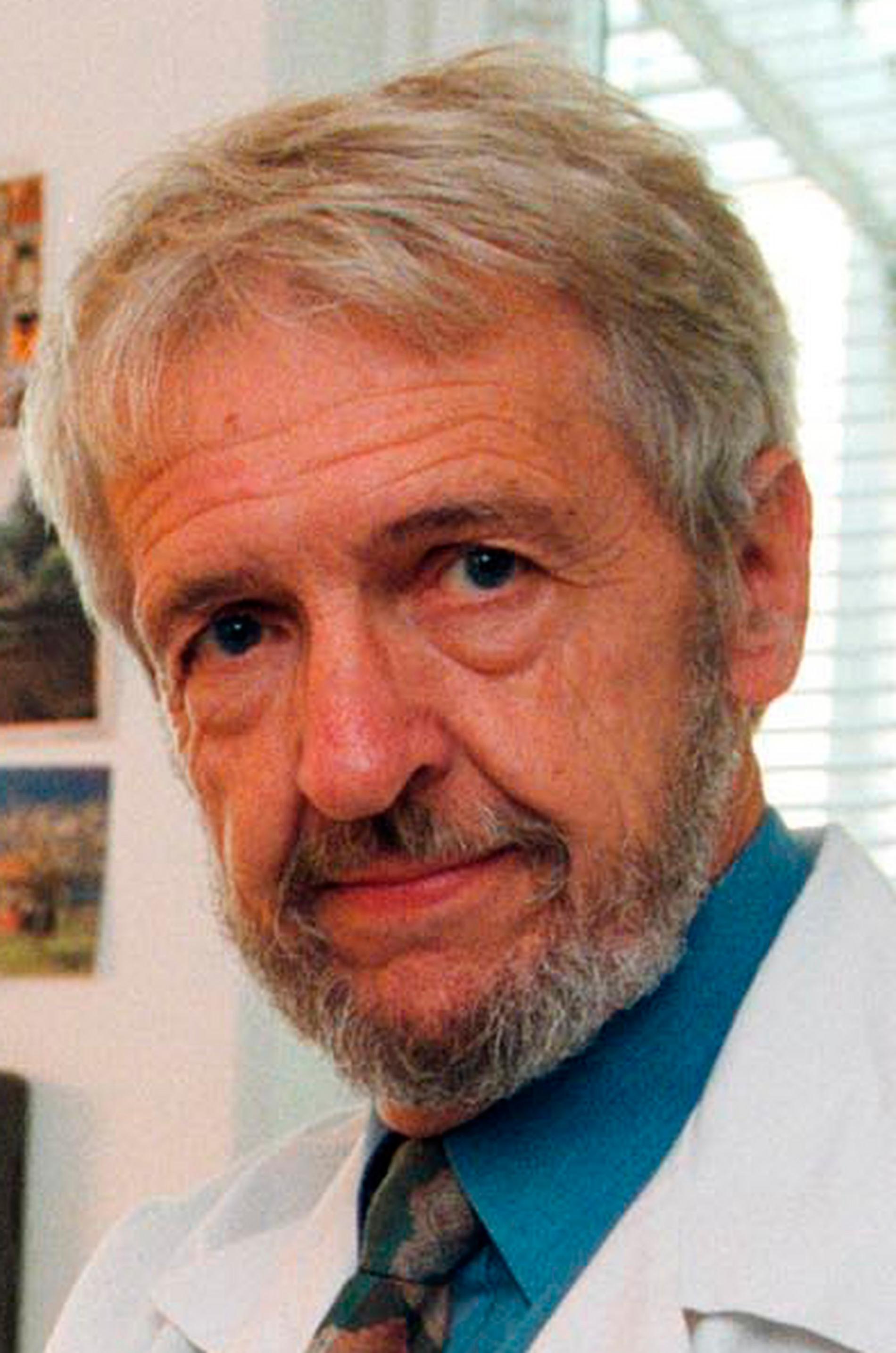 Uffe Ravnskov, docent i medicinska njursjukdomar och medicine doktor.