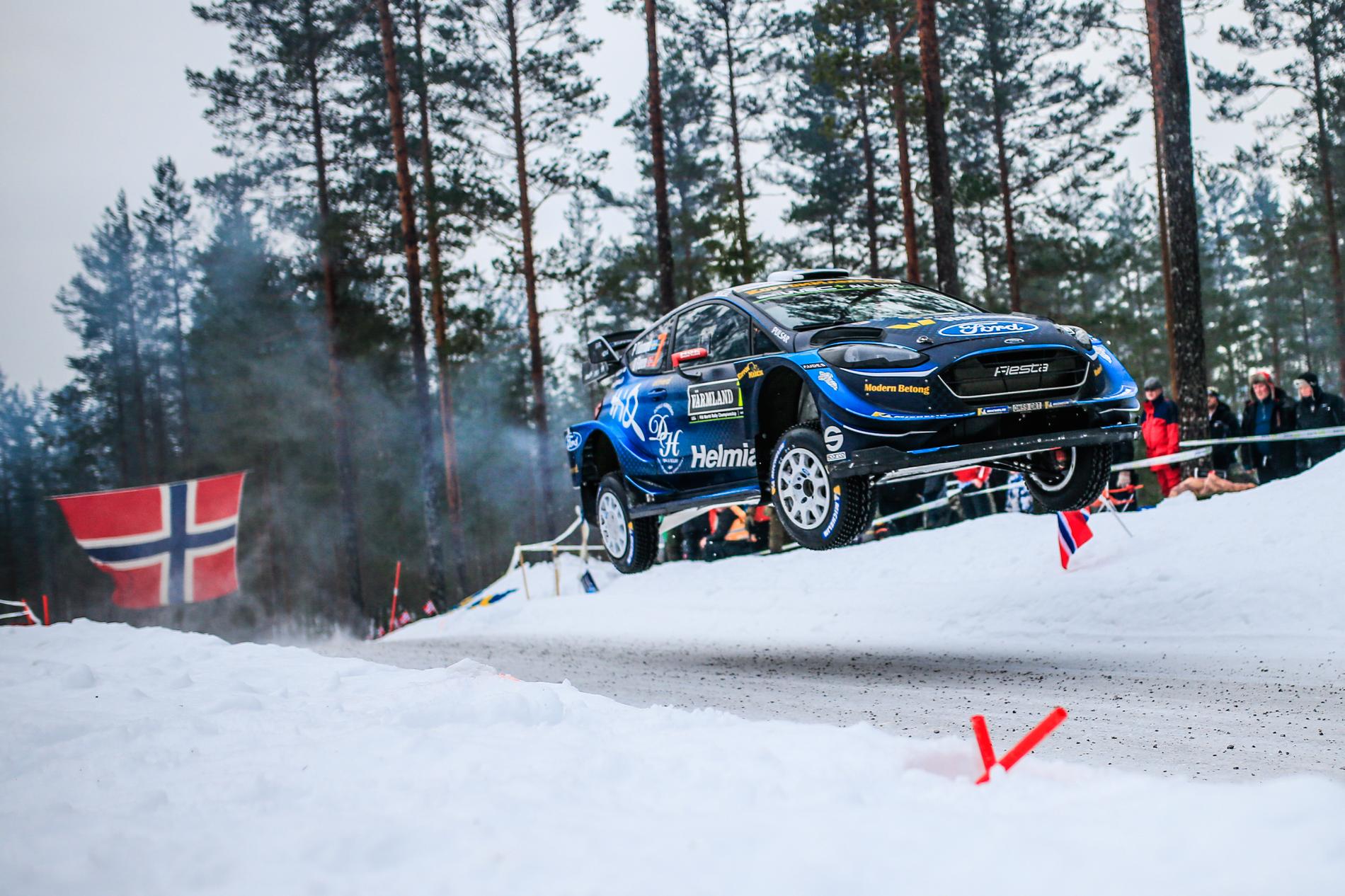 Pontus Tidemand lyfter i Rally Sweden