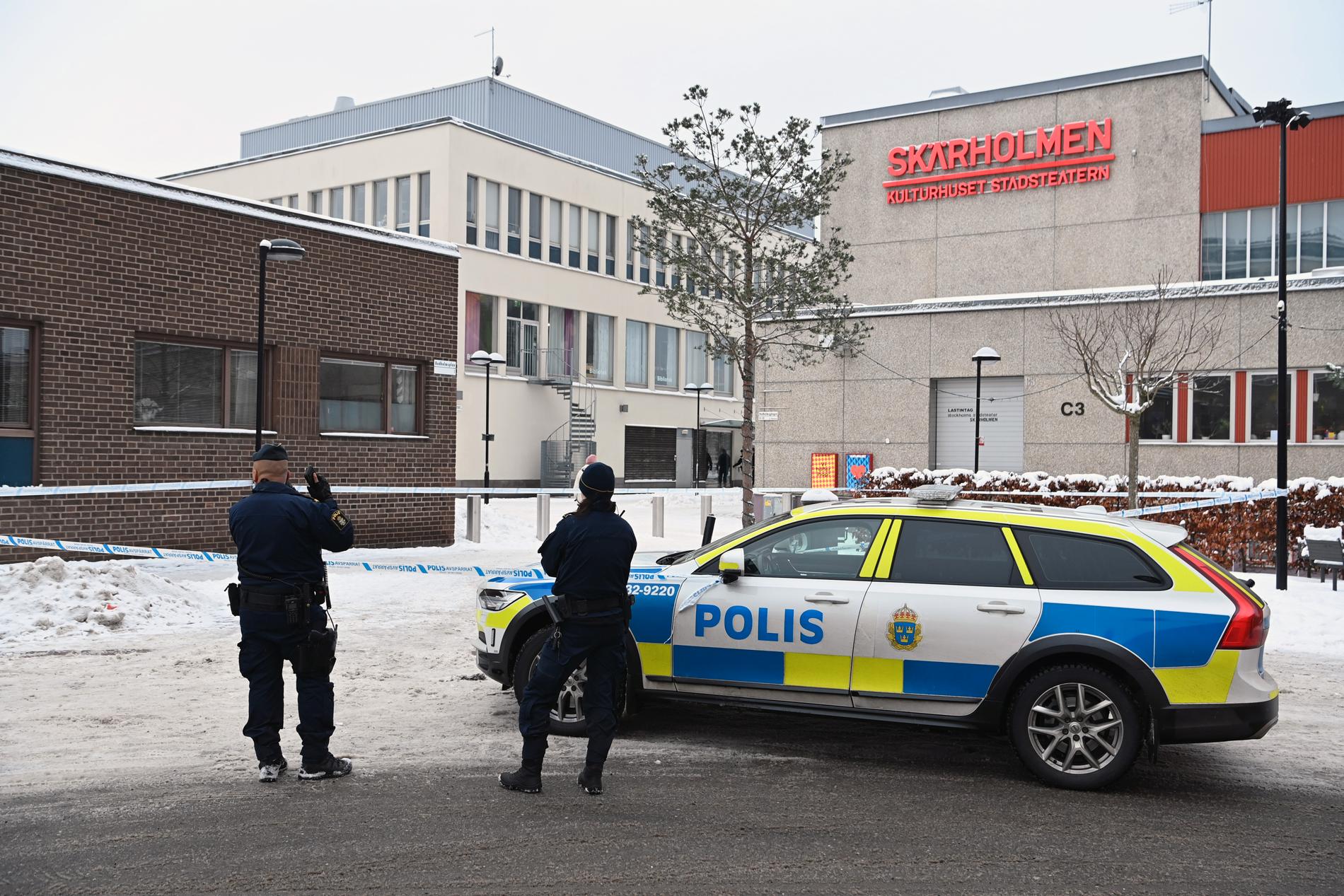 En mobilbutik i Skärholm rånades på söndagen.
