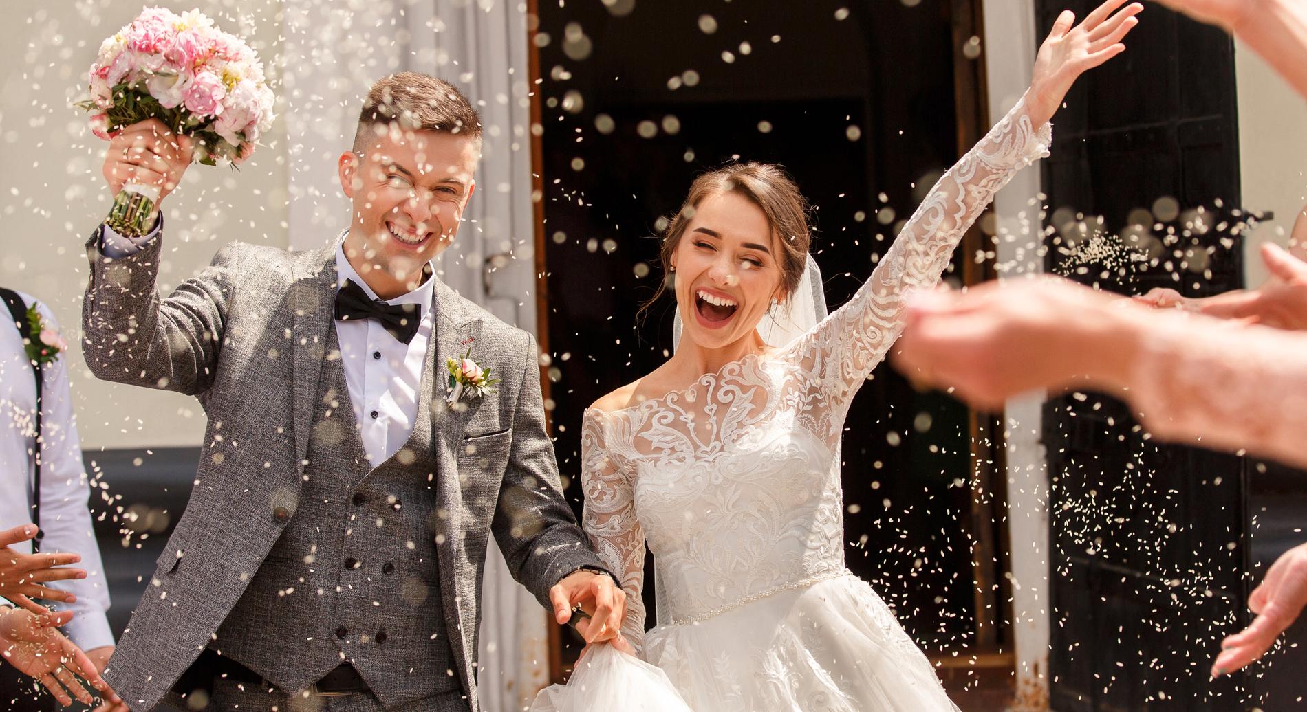 Nej, bröllop är inte i första hand en partytillställning, enligt Edward Blom.