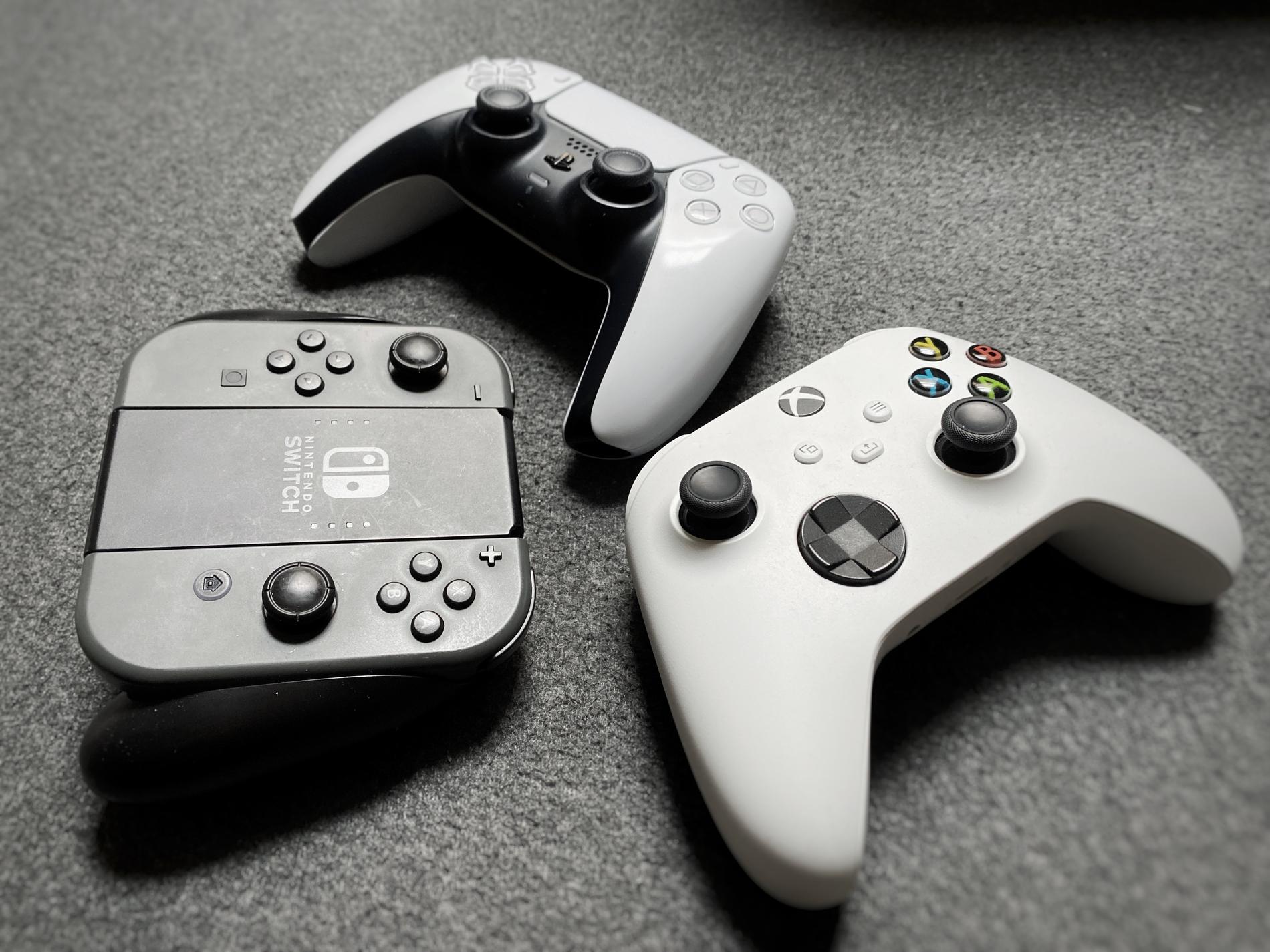 Handkontroller till Playstation 5, Switch och Xbox Series X/S.