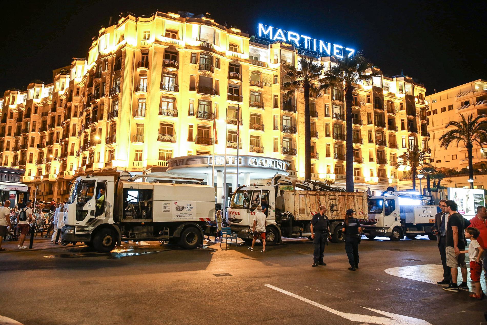 Efter terrorattacken i Nice förra året, när en terrorist i en lastbil mejade ned och dödade 85 personer, bara 2,5 mil i från Cannes, satsade Cannes på säkerheten under den berömda filmfestivalen. I år säger stadens borgmästare att säkerheten är ännu större än i fjol. 